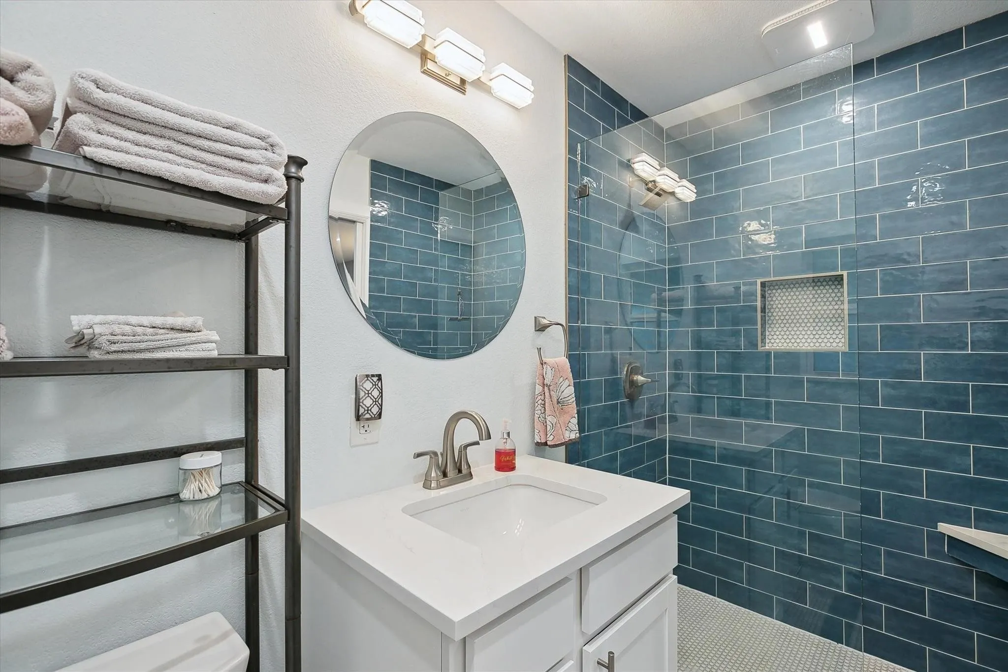 Single Family Residence For Rent in Denton County , 4016 Cactus Drive, Argyle, Texas 76226, 2 Bedroom, 1 Bathroom, Garage spaces, 785 Sqft, built in 2018, mls#21376009, Real Estate Agent in Argyle, Homes For Rent in Denton county, Homes For Rent in Argyle, Realtor in Argyle Texas, Real Estate Brokerage Independent Realty Texas, Luminita Cordes Realtor