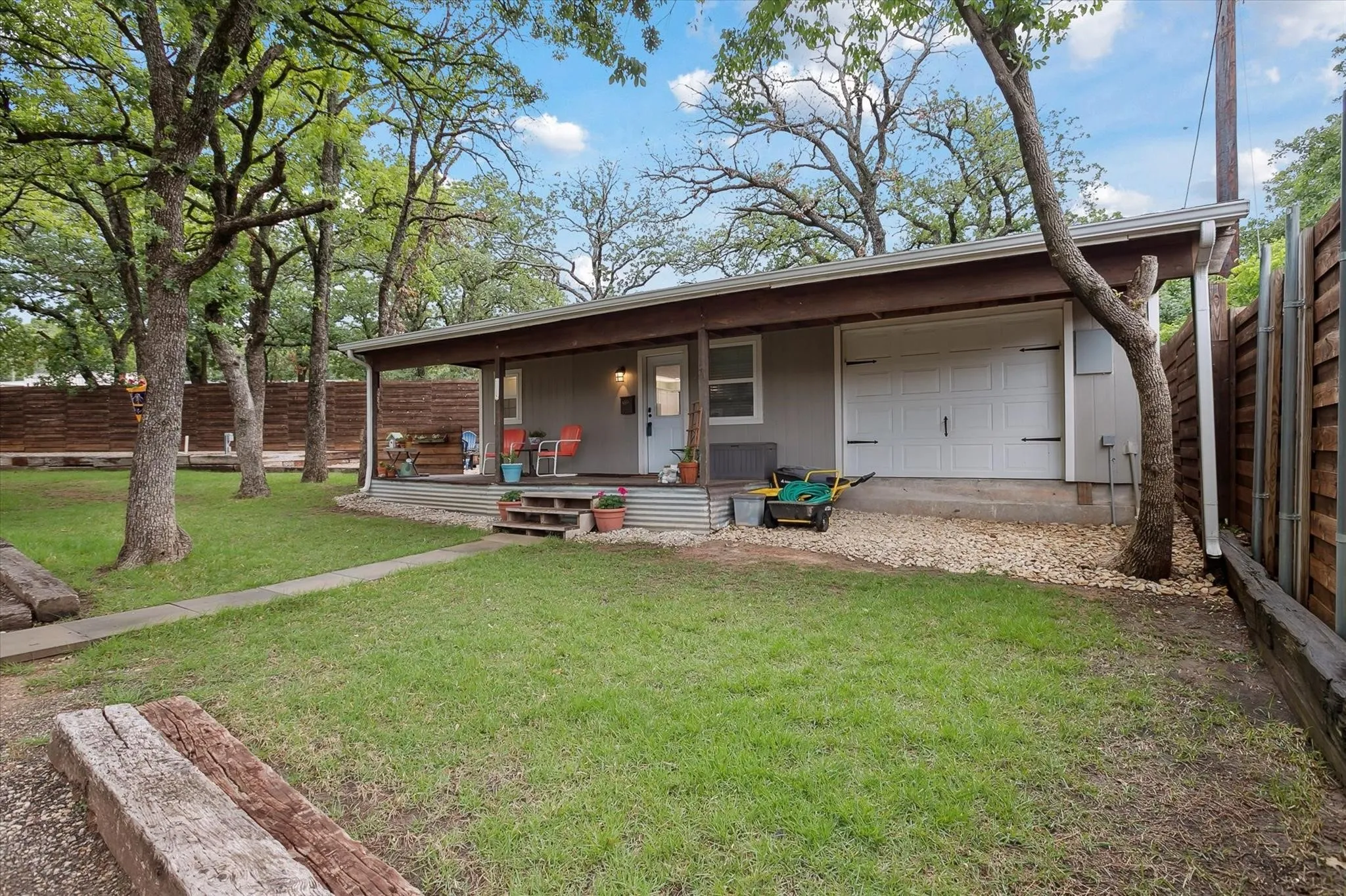 Single Family Residence For Rent in Denton County , 4016 Cactus Drive, Argyle, Texas 76226, 2 Bedroom, 1 Bathroom, Garage spaces, 785 Sqft, built in 2018, mls#21376009, Real Estate Agent in Argyle, Homes For Rent in Denton county, Homes For Rent in Argyle, Realtor in Argyle Texas, Real Estate Brokerage Independent Realty Texas, Luminita Cordes Realtor