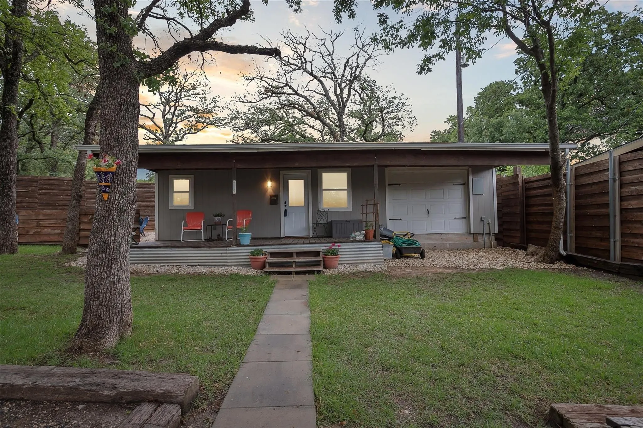 Single Family Residence For Rent in Denton County , 4016 Cactus Drive, Argyle, Texas 76226, 2 Bedroom, 1 Bathroom, Garage spaces, 785 Sqft, built in 2018, mls#21376009, Real Estate Agent in Argyle, Homes For Rent in Denton county, Homes For Rent in Argyle, Realtor in Argyle Texas, Real Estate Brokerage Independent Realty Texas, Luminita Cordes Realtor