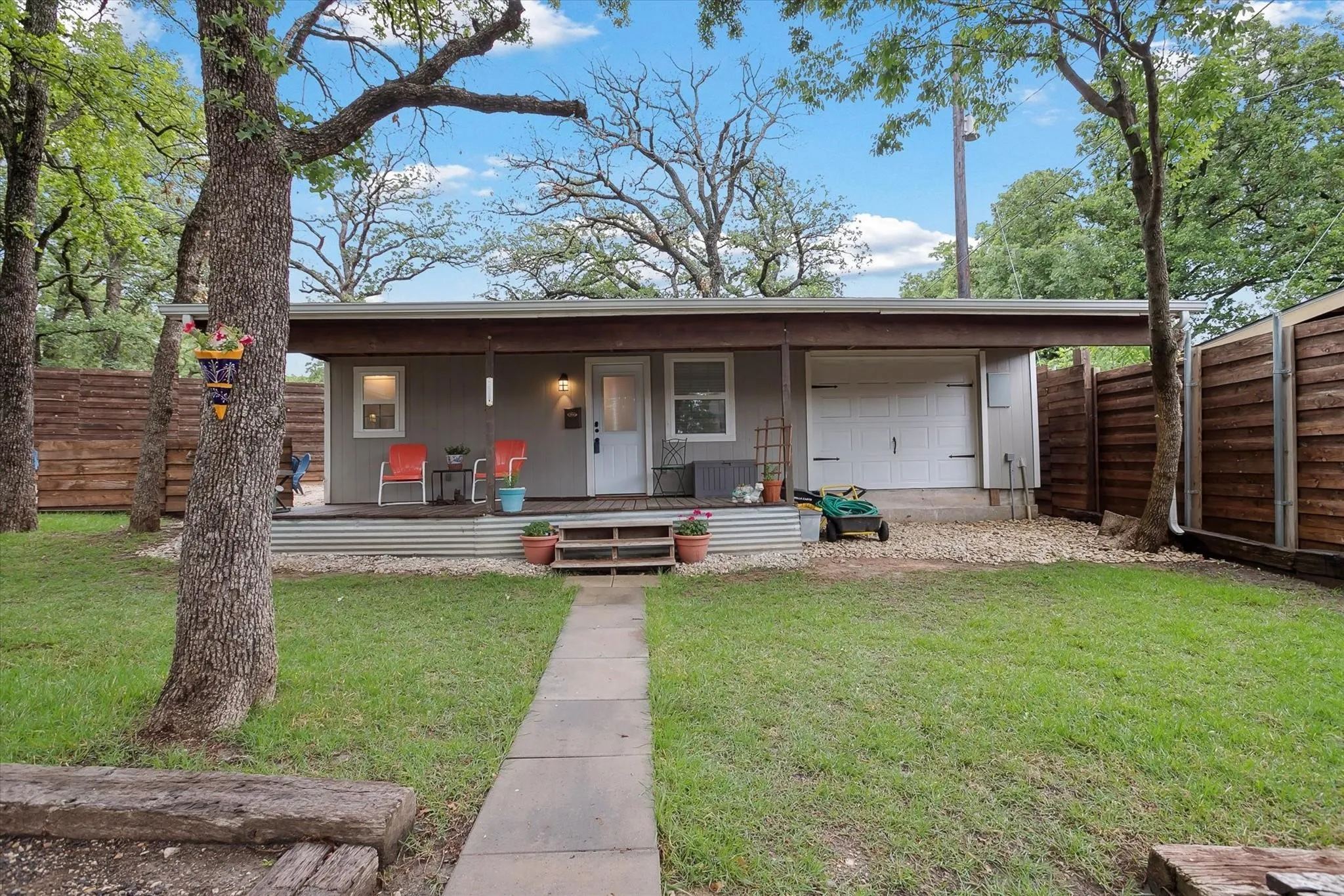 Single Family Residence For Rent in Denton County , 4016 Cactus Drive, Argyle, Texas 76226, 2 Bedroom, 1 Bathroom, Garage spaces, 785 Sqft, built in 2018, mls#21376009, Real Estate Agent in Argyle, Homes For Rent in Denton county, Homes For Rent in Argyle, Realtor in Argyle Texas, Real Estate Brokerage Independent Realty Texas, Luminita Cordes Realtor
