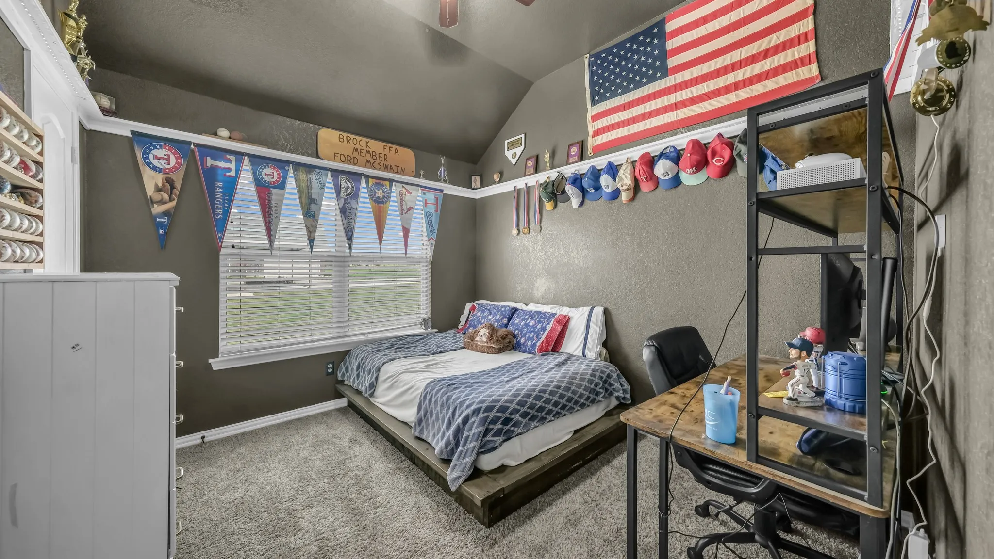Single Family Residence For Sale in Parker County , 197 Savannah Drive, Weatherford, Texas 76087, 4 Bedroom, 2 Bathroom, 2 Garage spaces, 2,204 Sqft, built in 2009, mls#21368142, Real Estate Agent in Weatherford, Homes For Sale in Parker county, Homes For Sale in Weatherford, Realtor in Weatherford Texas, Real Estate Brokerage Independent Realty Texas, Luminita Cordes Realtor