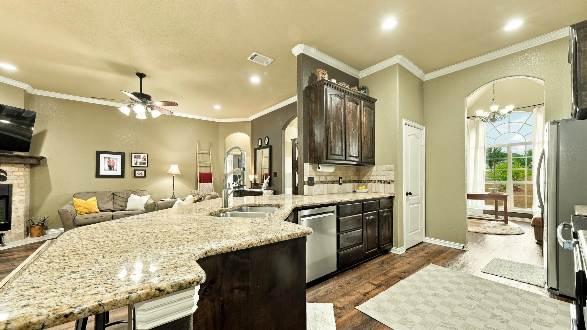 Single Family Residence For Sale in Parker County , 197 Savannah Drive, Weatherford, Texas 76087, 4 Bedroom, 2 Bathroom, 2 Garage spaces, 2,204 Sqft, built in 2009, mls#21368142, Real Estate Agent in Weatherford, Homes For Sale in Parker county, Homes For Sale in Weatherford, Realtor in Weatherford Texas, Real Estate Brokerage Independent Realty Texas, Luminita Cordes Realtor