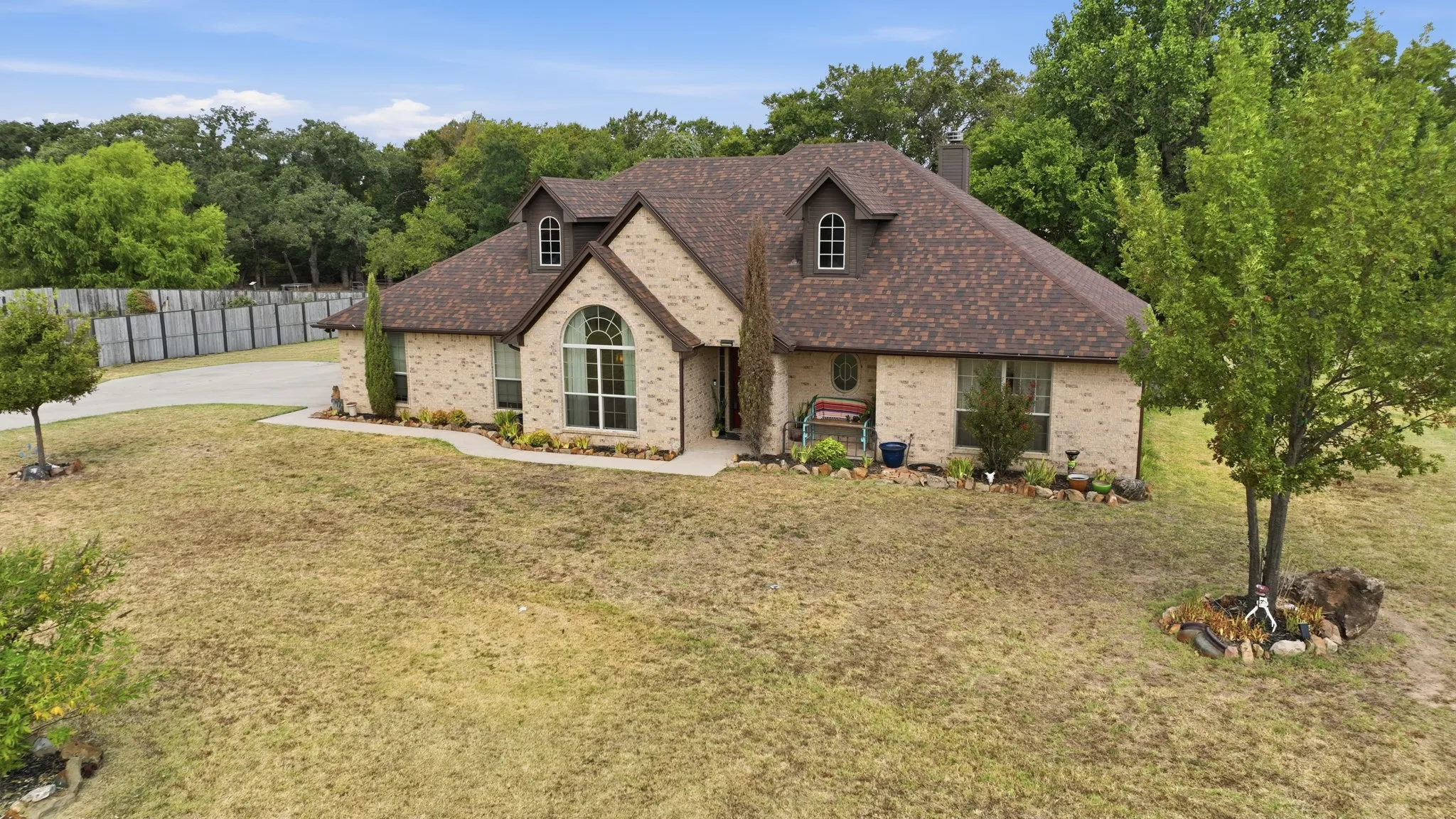 Single Family Residence For Sale in Parker County , 197 Savannah Drive, Weatherford, Texas 76087, 4 Bedroom, 2 Bathroom, 2 Garage spaces, 2,204 Sqft, built in 2009, mls#21368142, Real Estate Agent in Weatherford, Homes For Sale in Parker county, Homes For Sale in Weatherford, Realtor in Weatherford Texas, Real Estate Brokerage Independent Realty Texas, Luminita Cordes Realtor