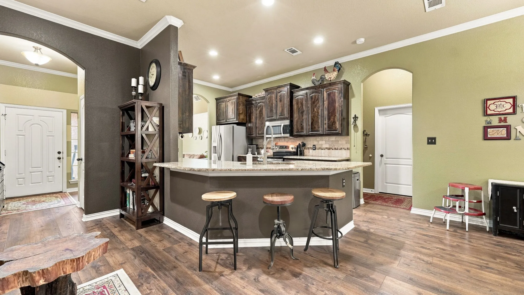 Single Family Residence For Sale in Parker County , 197 Savannah Drive, Weatherford, Texas 76087, 4 Bedroom, 2 Bathroom, 2 Garage spaces, 2,204 Sqft, built in 2009, mls#21368142, Real Estate Agent in Weatherford, Homes For Sale in Parker county, Homes For Sale in Weatherford, Realtor in Weatherford Texas, Real Estate Brokerage Independent Realty Texas, Luminita Cordes Realtor
