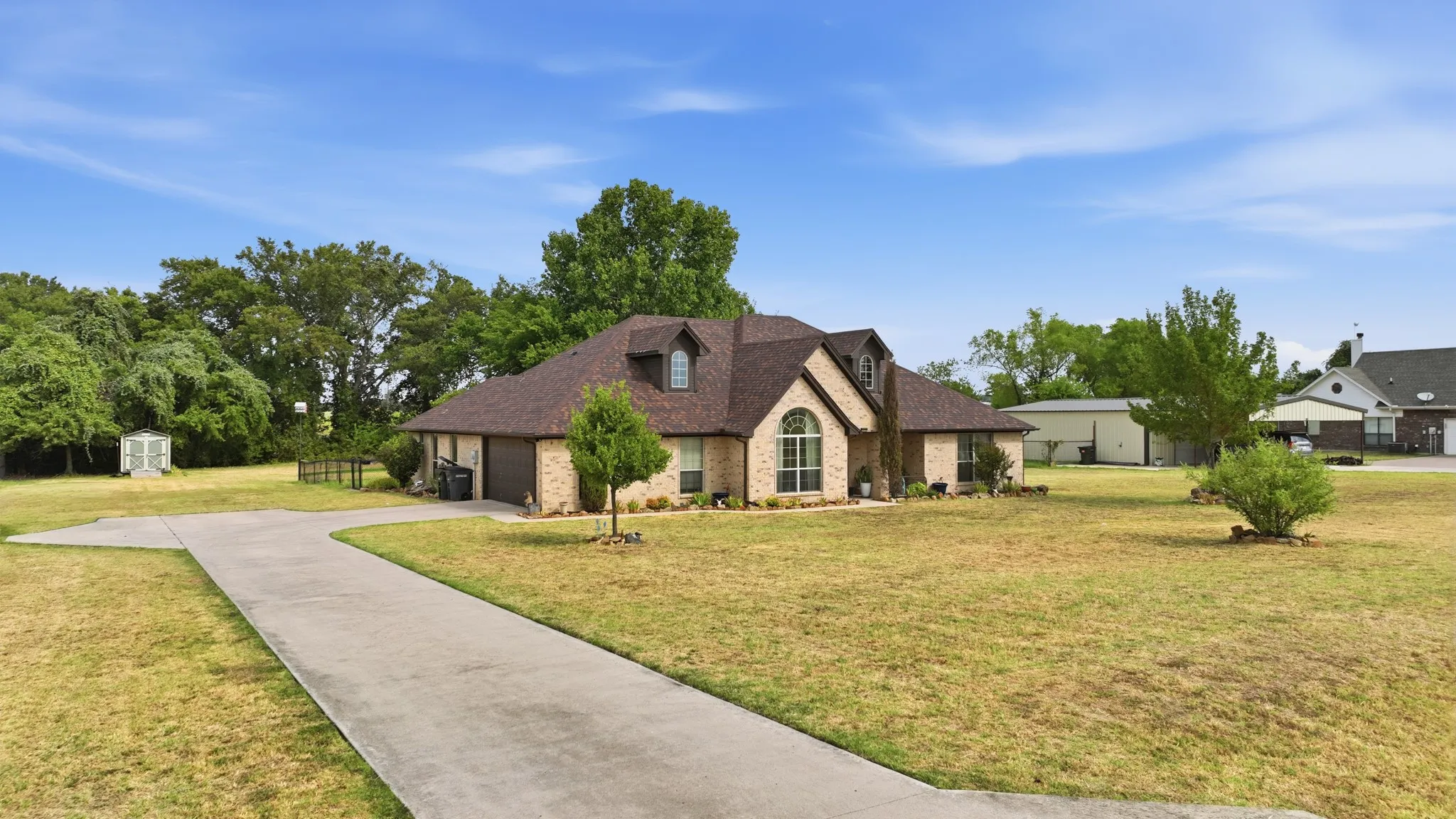 Single Family Residence For Sale in Parker County , 197 Savannah Drive, Weatherford, Texas 76087, 4 Bedroom, 2 Bathroom, 2 Garage spaces, 2,204 Sqft, built in 2009, mls#21368142, Real Estate Agent in Weatherford, Homes For Sale in Parker county, Homes For Sale in Weatherford, Realtor in Weatherford Texas, Real Estate Brokerage Independent Realty Texas, Luminita Cordes Realtor