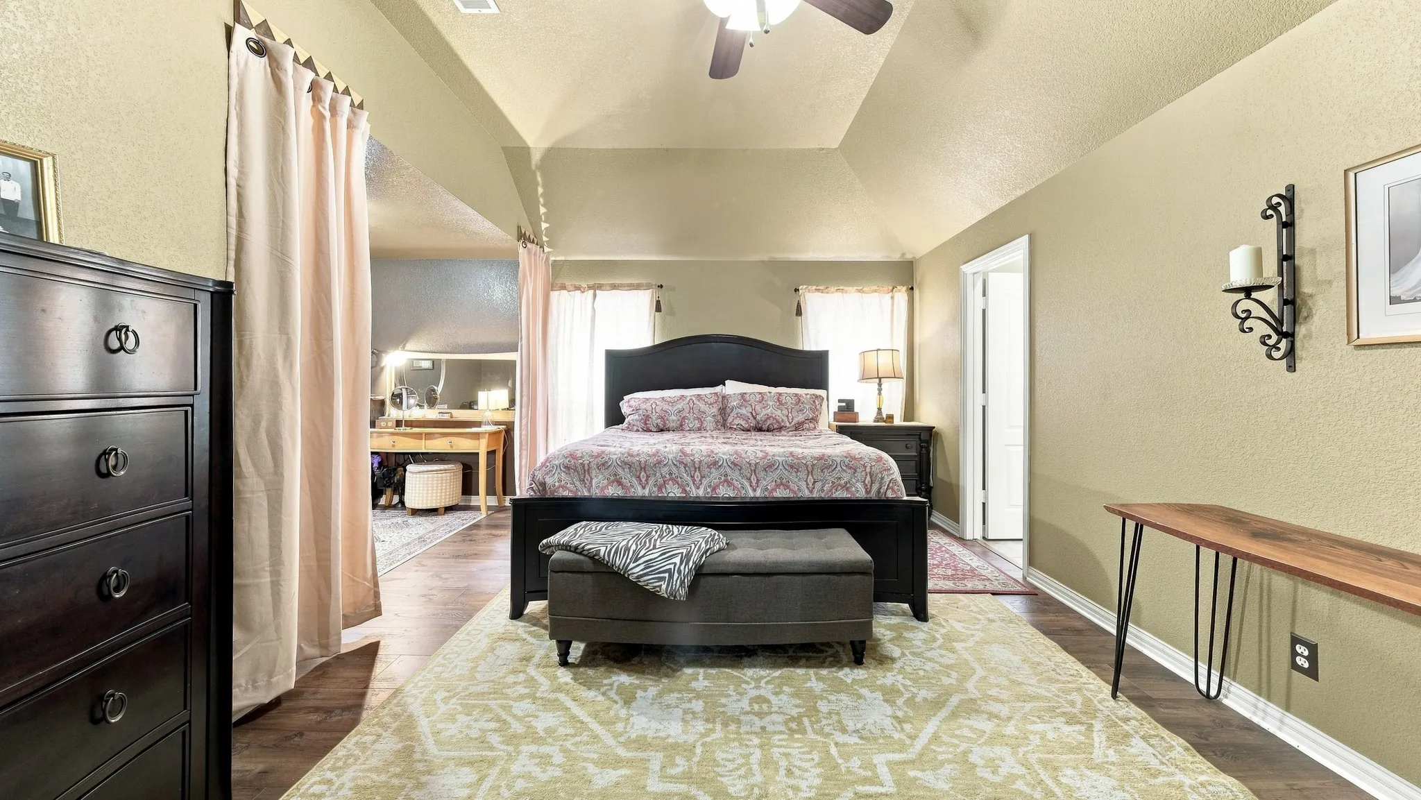 Single Family Residence For Sale in Parker County , 197 Savannah Drive, Weatherford, Texas 76087, 4 Bedroom, 2 Bathroom, 2 Garage spaces, 2,204 Sqft, built in 2009, mls#21368142, Real Estate Agent in Weatherford, Homes For Sale in Parker county, Homes For Sale in Weatherford, Realtor in Weatherford Texas, Real Estate Brokerage Independent Realty Texas, Luminita Cordes Realtor