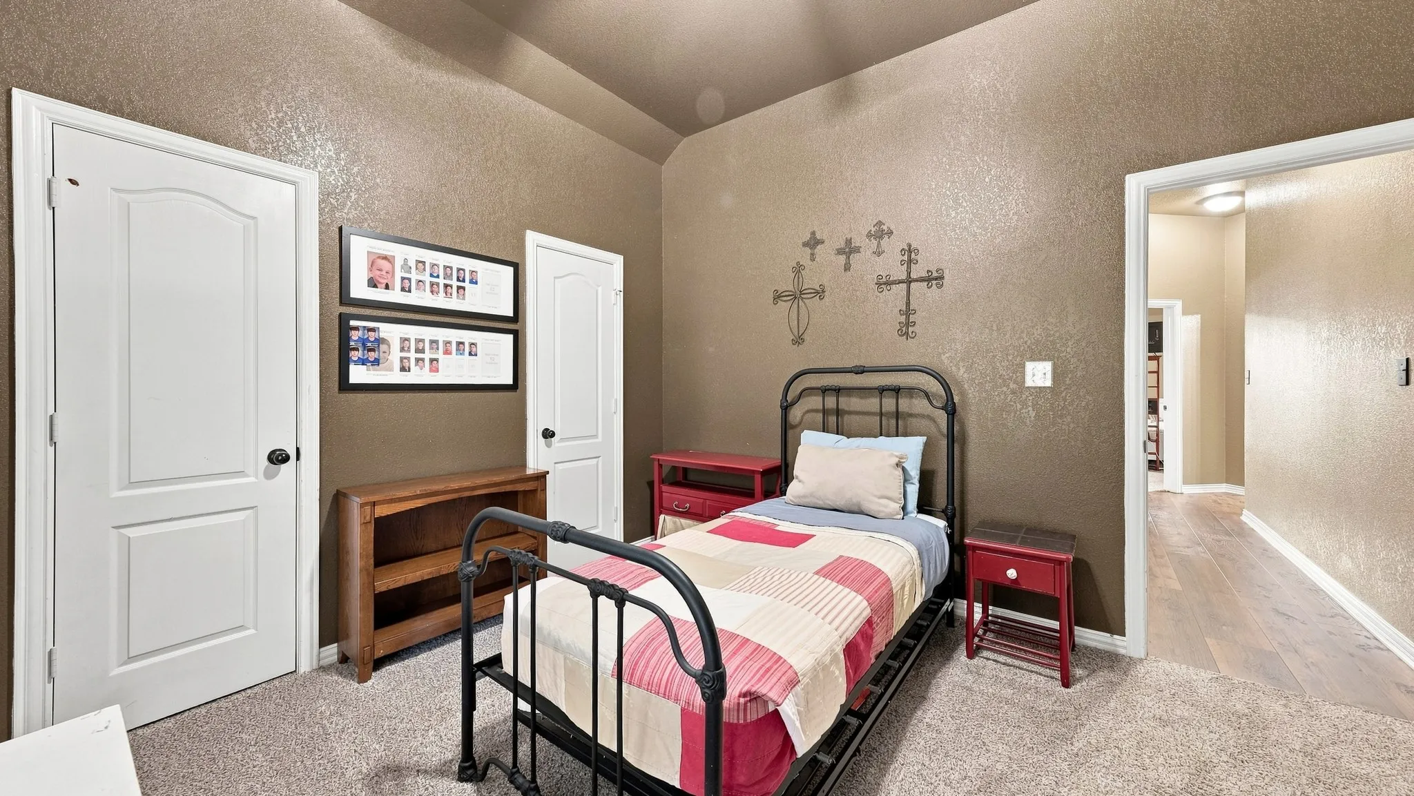 Single Family Residence For Sale in Parker County , 197 Savannah Drive, Weatherford, Texas 76087, 4 Bedroom, 2 Bathroom, 2 Garage spaces, 2,204 Sqft, built in 2009, mls#21368142, Real Estate Agent in Weatherford, Homes For Sale in Parker county, Homes For Sale in Weatherford, Realtor in Weatherford Texas, Real Estate Brokerage Independent Realty Texas, Luminita Cordes Realtor