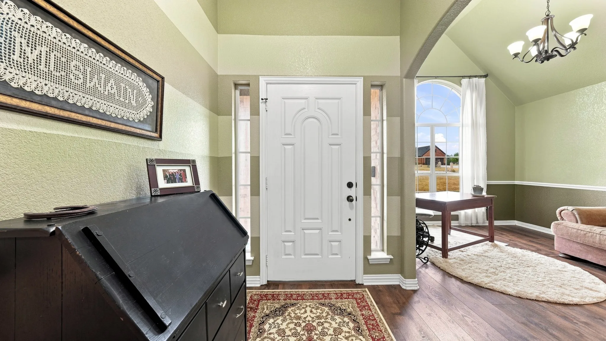Single Family Residence For Sale in Parker County , 197 Savannah Drive, Weatherford, Texas 76087, 4 Bedroom, 2 Bathroom, 2 Garage spaces, 2,204 Sqft, built in 2009, mls#21368142, Real Estate Agent in Weatherford, Homes For Sale in Parker county, Homes For Sale in Weatherford, Realtor in Weatherford Texas, Real Estate Brokerage Independent Realty Texas, Luminita Cordes Realtor