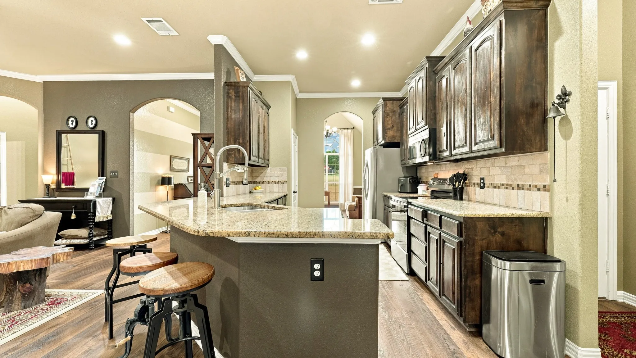 Single Family Residence For Sale in Parker County , 197 Savannah Drive, Weatherford, Texas 76087, 4 Bedroom, 2 Bathroom, 2 Garage spaces, 2,204 Sqft, built in 2009, mls#21368142, Real Estate Agent in Weatherford, Homes For Sale in Parker county, Homes For Sale in Weatherford, Realtor in Weatherford Texas, Real Estate Brokerage Independent Realty Texas, Luminita Cordes Realtor