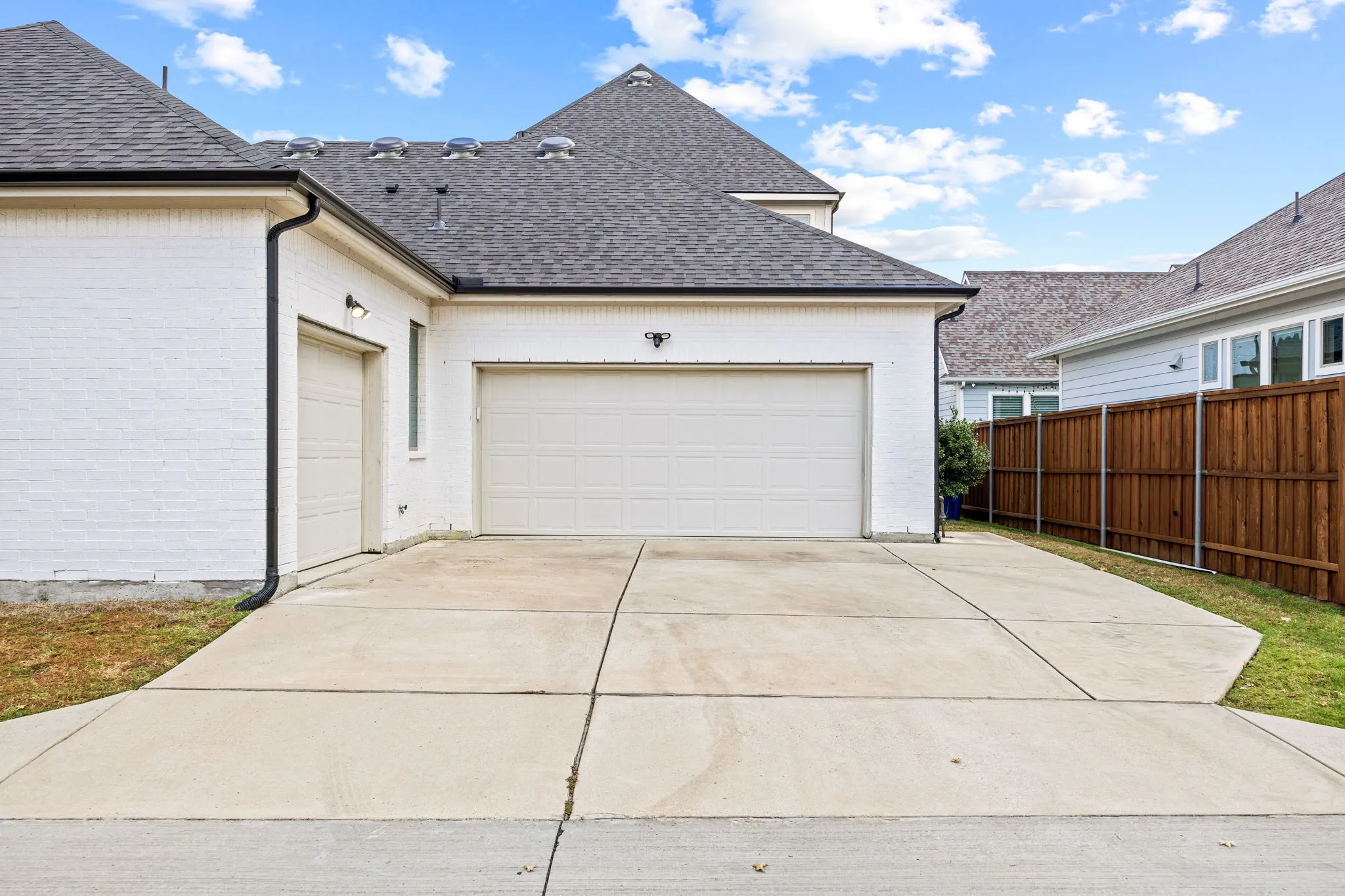 Single Family Residence For Sale in Denton County , 3857 Mashpee Street, Frisco, Texas 75034, 5 Bedroom, 6 Bathroom, 3 Garage spaces, 4,589 Sqft, built in 2017, mls#21375929, Real Estate Agent in Frisco, Homes For Sale in Denton county, Homes For Sale in Frisco, Realtor in Frisco Texas, Real Estate Brokerage Independent Realty Texas, Luminita Cordes Realtor