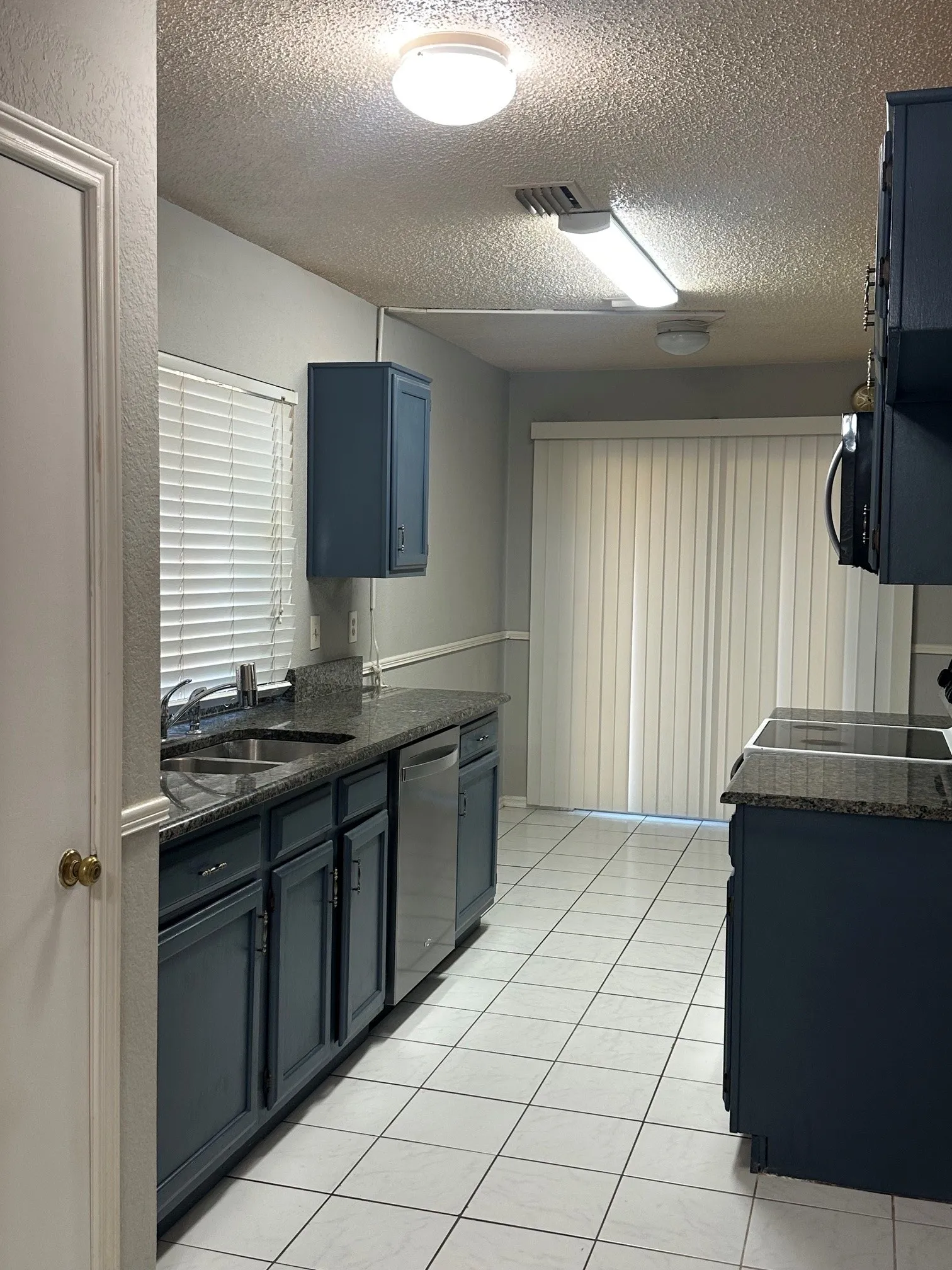 Single Family Residence For Rent in Dallas County , 3518 Hawaii Drive, Garland, Texas 75044, 3 Bedroom, 2 Bathroom, 2 Garage spaces, 1,338 Sqft, built in 1986, mls#21376032, Real Estate Agent in Garland, Homes For Rent in Dallas county, Homes For Rent in Garland, Realtor in Garland Texas, Real Estate Brokerage Independent Realty Texas, Luminita Cordes Realtor