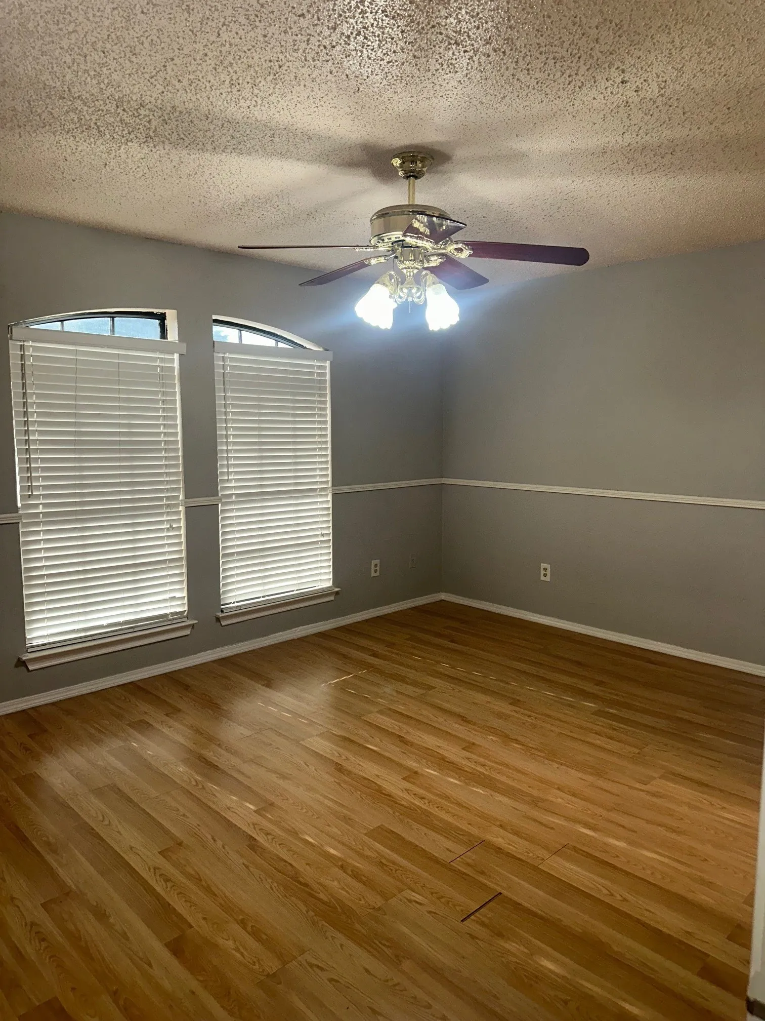 Single Family Residence For Rent in Dallas County , 3518 Hawaii Drive, Garland, Texas 75044, 3 Bedroom, 2 Bathroom, 2 Garage spaces, 1,338 Sqft, built in 1986, mls#21376032, Real Estate Agent in Garland, Homes For Rent in Dallas county, Homes For Rent in Garland, Realtor in Garland Texas, Real Estate Brokerage Independent Realty Texas, Luminita Cordes Realtor