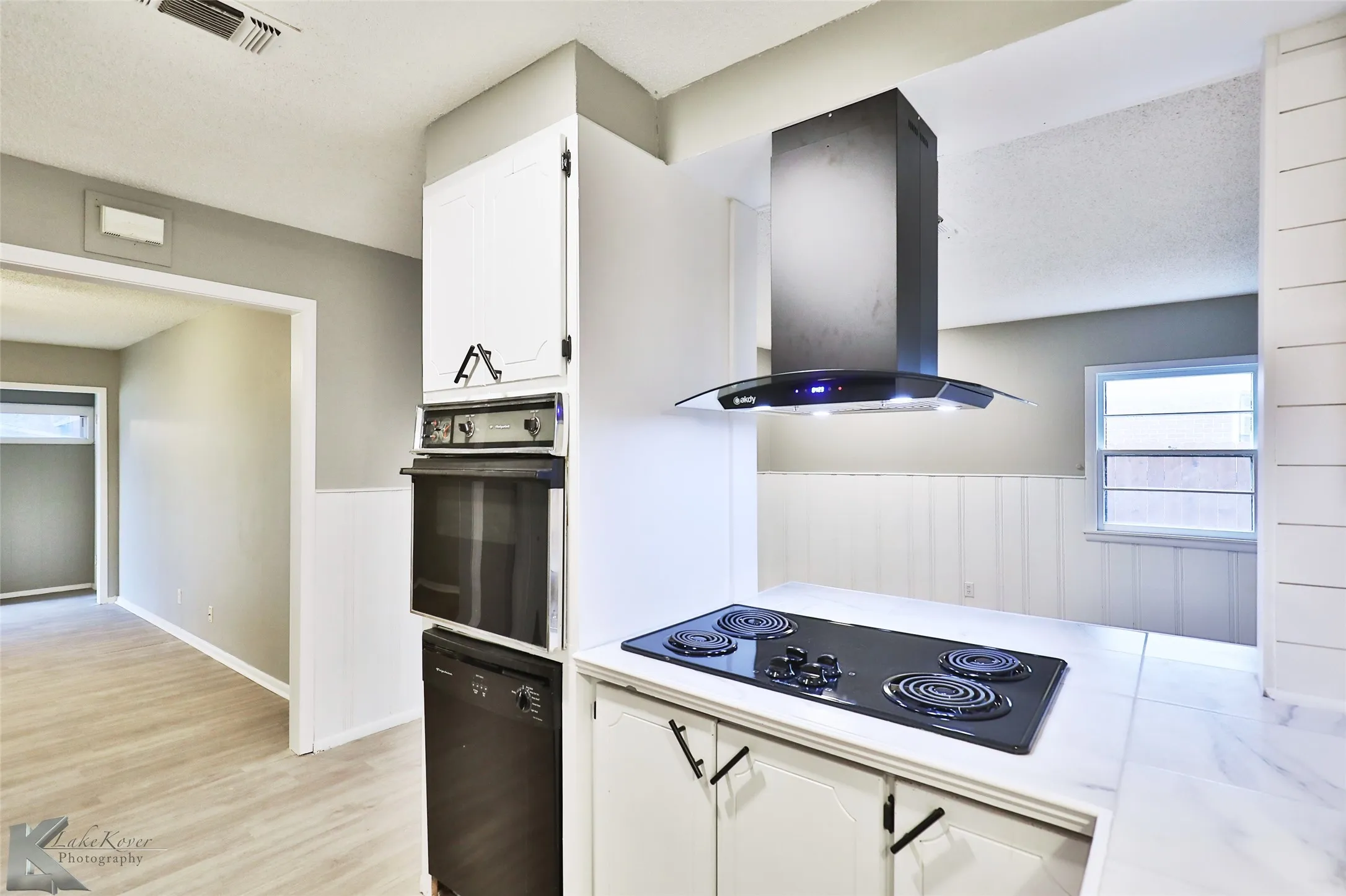 Single Family Residence For Rent in Taylor County , 1413 Westview Drive, Abilene, Texas 79603, 3 Bedroom, 2 Bathroom, Garage spaces, 1,785 Sqft, built in 1955, mls#21376039, Real Estate Agent in Abilene, Homes For Rent in Taylor county, Homes For Rent in Abilene, Realtor in Abilene Texas, Real Estate Brokerage Independent Realty Texas, Luminita Cordes Realtor