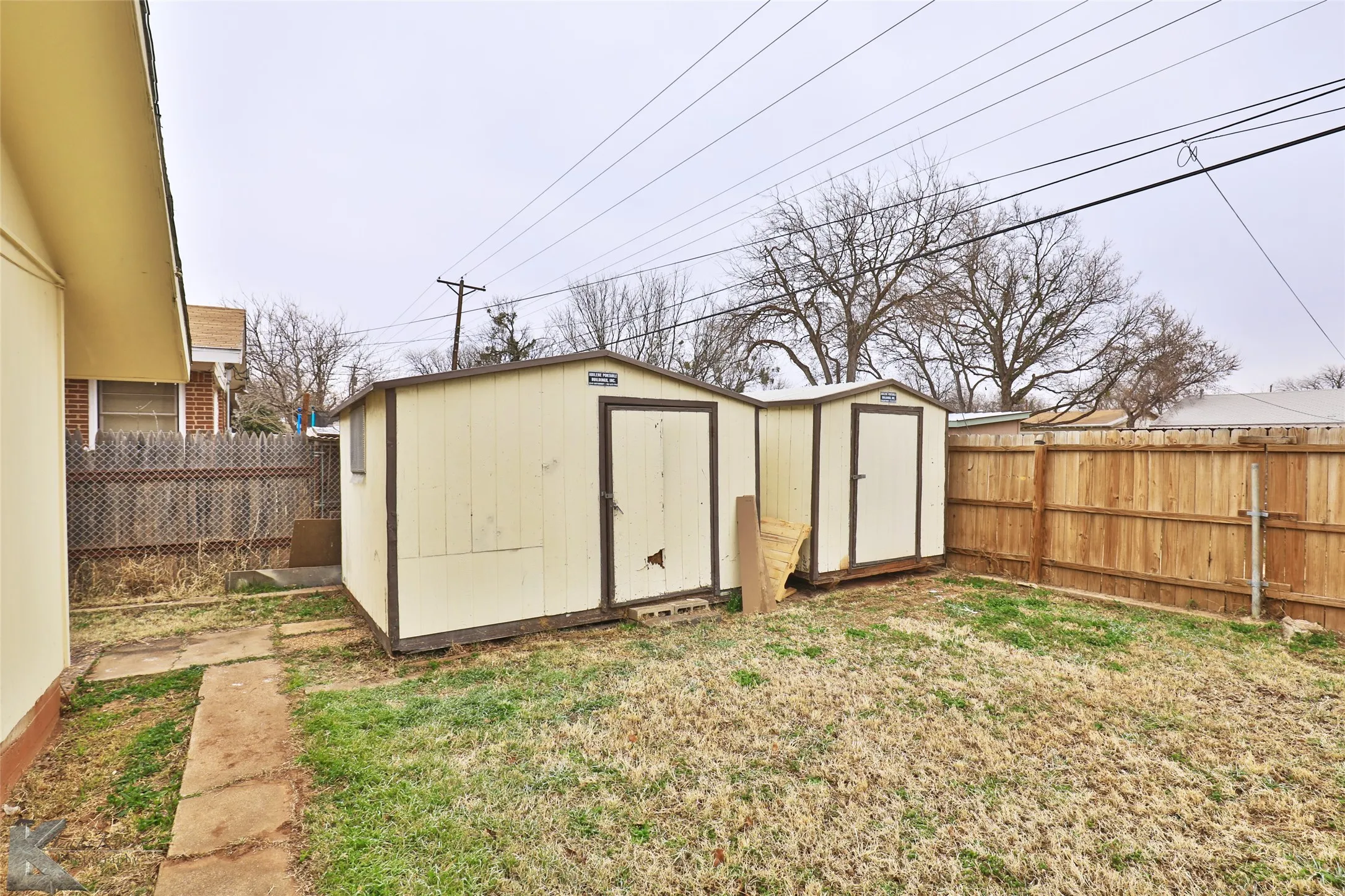 Single Family Residence For Rent in Taylor County , 1413 Westview Drive, Abilene, Texas 79603, 3 Bedroom, 2 Bathroom, Garage spaces, 1,785 Sqft, built in 1955, mls#21376039, Real Estate Agent in Abilene, Homes For Rent in Taylor county, Homes For Rent in Abilene, Realtor in Abilene Texas, Real Estate Brokerage Independent Realty Texas, Luminita Cordes Realtor