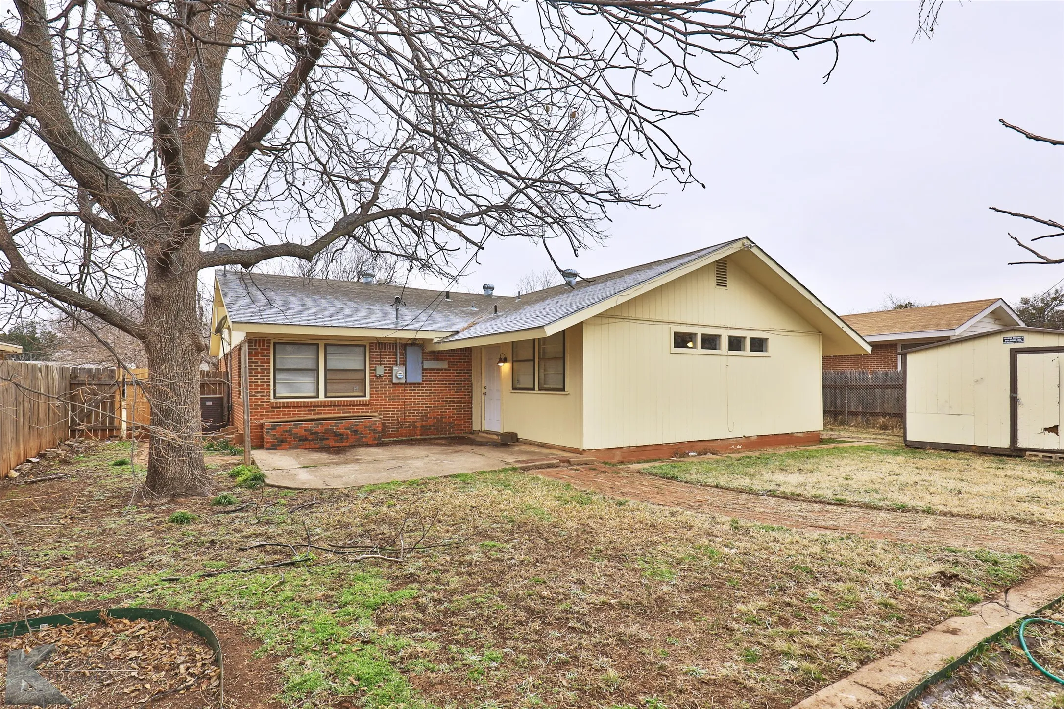 Single Family Residence For Rent in Taylor County , 1413 Westview Drive, Abilene, Texas 79603, 3 Bedroom, 2 Bathroom, Garage spaces, 1,785 Sqft, built in 1955, mls#21376039, Real Estate Agent in Abilene, Homes For Rent in Taylor county, Homes For Rent in Abilene, Realtor in Abilene Texas, Real Estate Brokerage Independent Realty Texas, Luminita Cordes Realtor