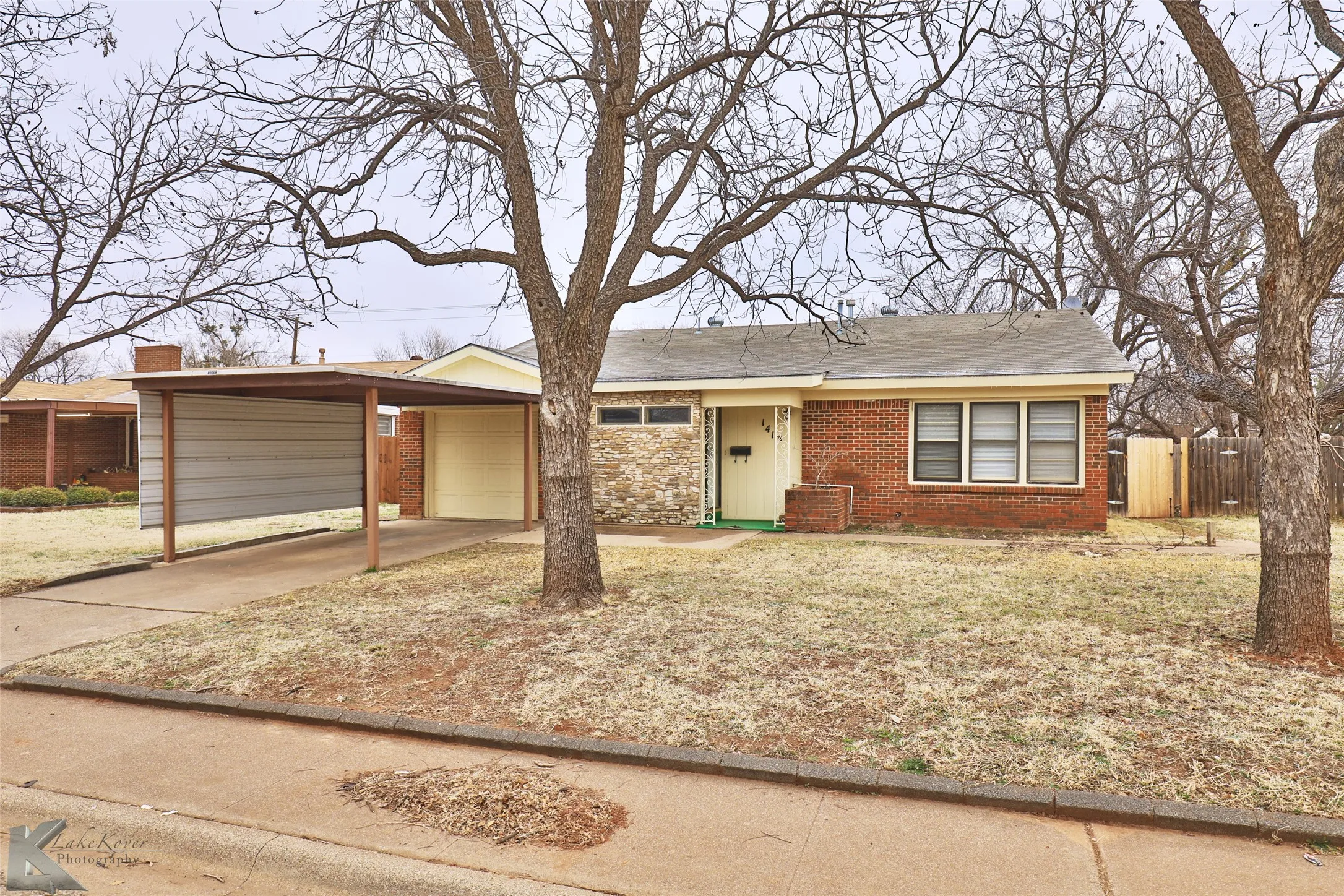 Single Family Residence For Rent in Taylor County , 1413 Westview Drive, Abilene, Texas 79603, 3 Bedroom, 2 Bathroom, Garage spaces, 1,785 Sqft, built in 1955, mls#21376039, Real Estate Agent in Abilene, Homes For Rent in Taylor county, Homes For Rent in Abilene, Realtor in Abilene Texas, Real Estate Brokerage Independent Realty Texas, Luminita Cordes Realtor