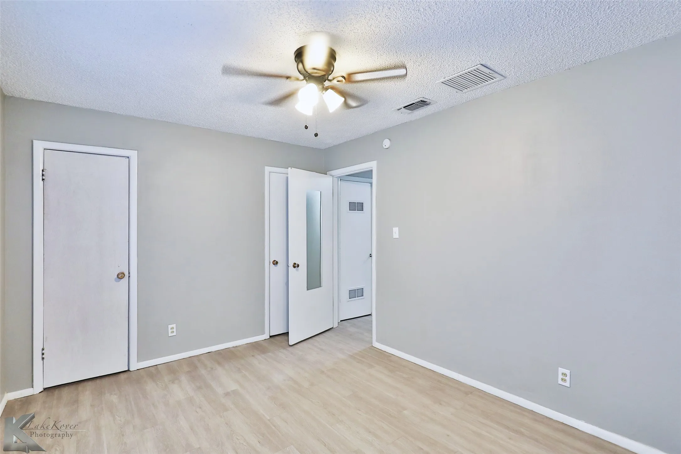 Single Family Residence For Rent in Taylor County , 1413 Westview Drive, Abilene, Texas 79603, 3 Bedroom, 2 Bathroom, Garage spaces, 1,785 Sqft, built in 1955, mls#21376039, Real Estate Agent in Abilene, Homes For Rent in Taylor county, Homes For Rent in Abilene, Realtor in Abilene Texas, Real Estate Brokerage Independent Realty Texas, Luminita Cordes Realtor