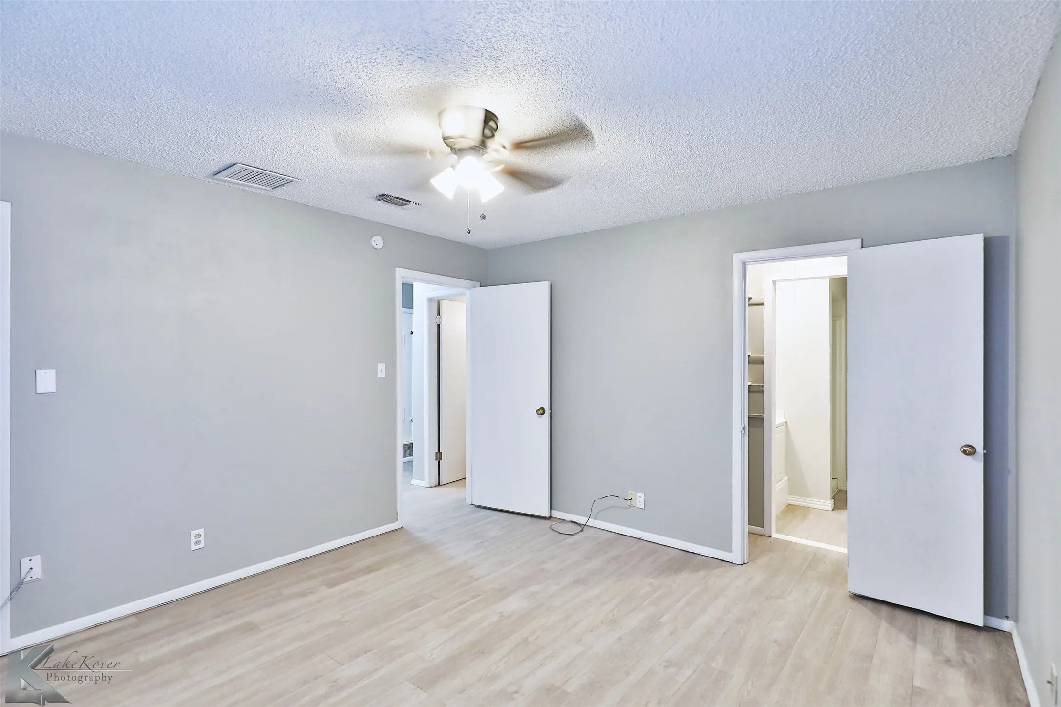 Single Family Residence For Rent in Taylor County , 1413 Westview Drive, Abilene, Texas 79603, 3 Bedroom, 2 Bathroom, Garage spaces, 1,785 Sqft, built in 1955, mls#21376039, Real Estate Agent in Abilene, Homes For Rent in Taylor county, Homes For Rent in Abilene, Realtor in Abilene Texas, Real Estate Brokerage Independent Realty Texas, Luminita Cordes Realtor