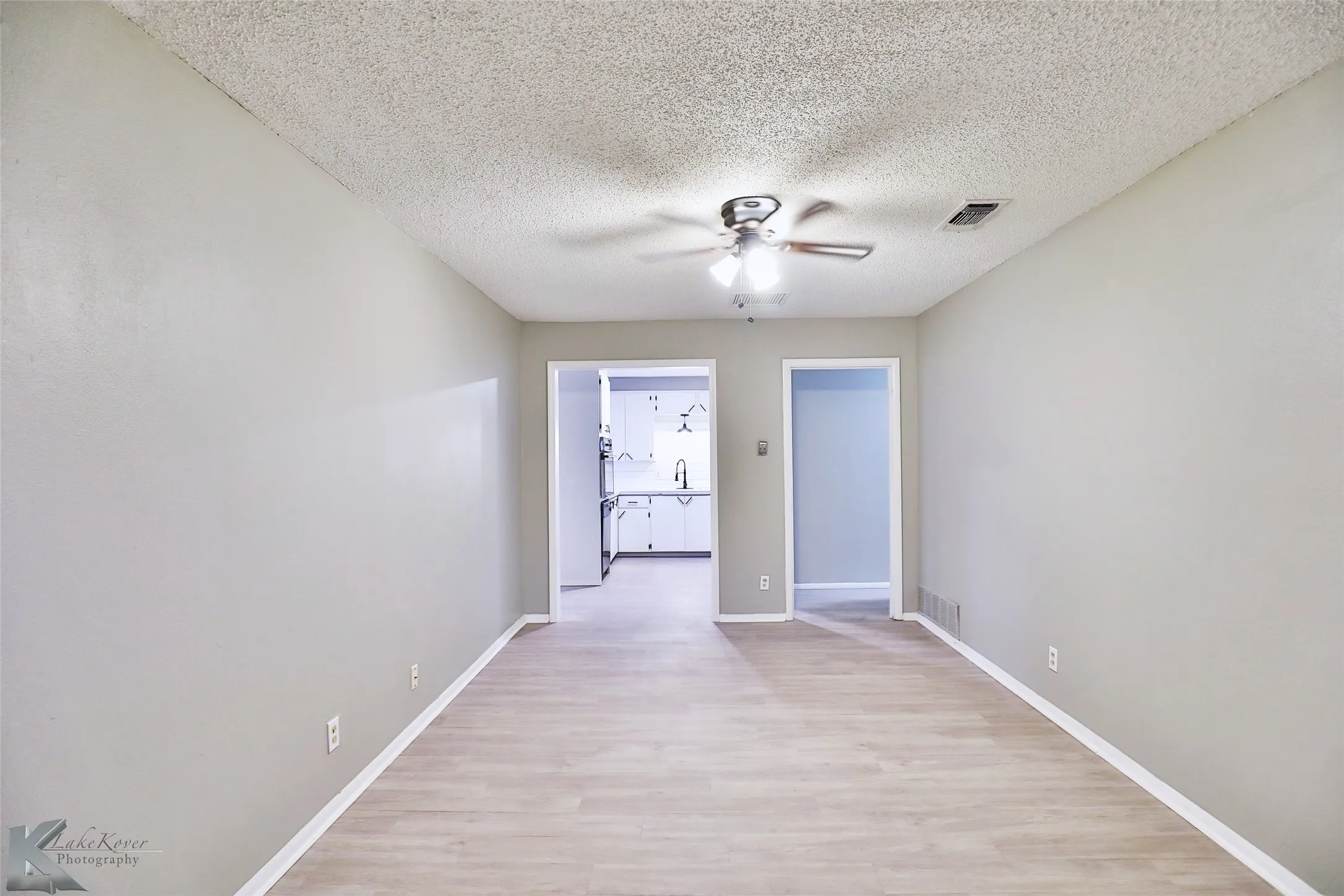 Single Family Residence For Rent in Taylor County , 1413 Westview Drive, Abilene, Texas 79603, 3 Bedroom, 2 Bathroom, Garage spaces, 1,785 Sqft, built in 1955, mls#21376039, Real Estate Agent in Abilene, Homes For Rent in Taylor county, Homes For Rent in Abilene, Realtor in Abilene Texas, Real Estate Brokerage Independent Realty Texas, Luminita Cordes Realtor