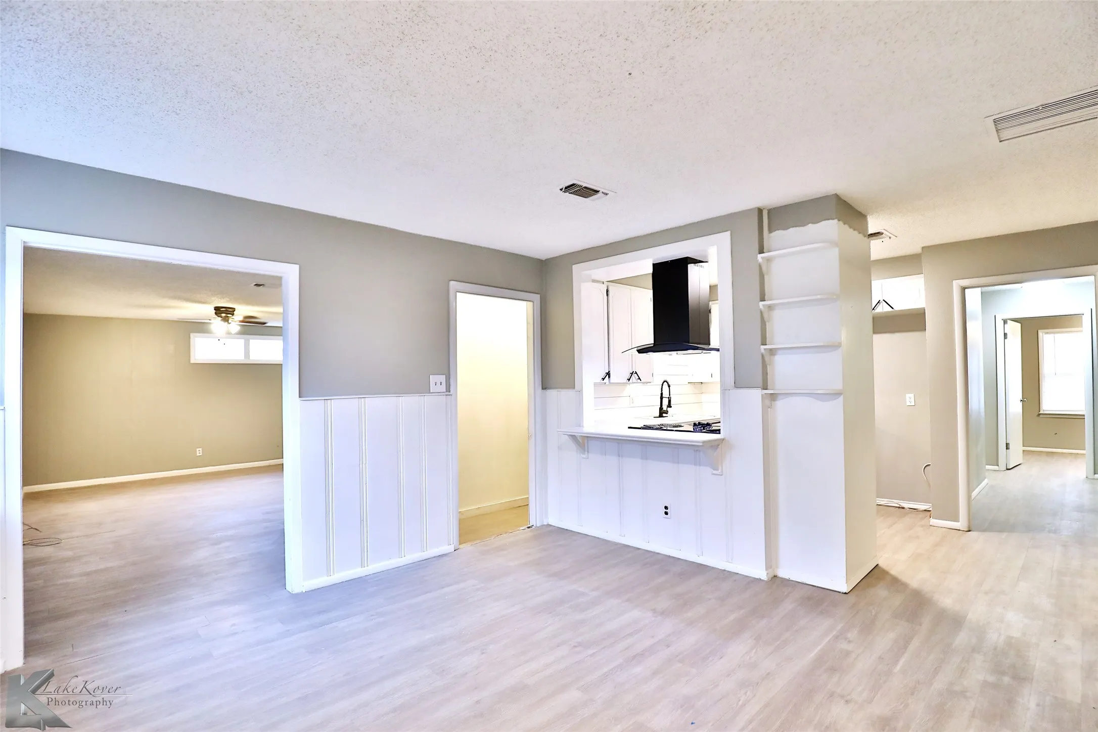 Single Family Residence For Rent in Taylor County , 1413 Westview Drive, Abilene, Texas 79603, 3 Bedroom, 2 Bathroom, Garage spaces, 1,785 Sqft, built in 1955, mls#21376039, Real Estate Agent in Abilene, Homes For Rent in Taylor county, Homes For Rent in Abilene, Realtor in Abilene Texas, Real Estate Brokerage Independent Realty Texas, Luminita Cordes Realtor