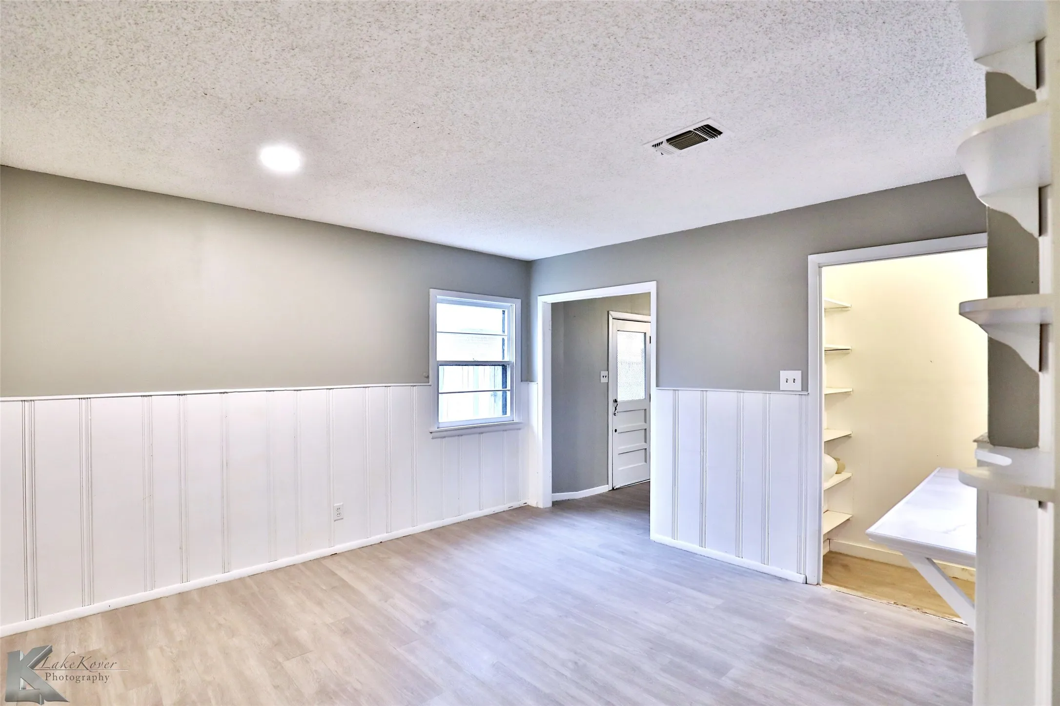 Single Family Residence For Rent in Taylor County , 1413 Westview Drive, Abilene, Texas 79603, 3 Bedroom, 2 Bathroom, Garage spaces, 1,785 Sqft, built in 1955, mls#21376039, Real Estate Agent in Abilene, Homes For Rent in Taylor county, Homes For Rent in Abilene, Realtor in Abilene Texas, Real Estate Brokerage Independent Realty Texas, Luminita Cordes Realtor