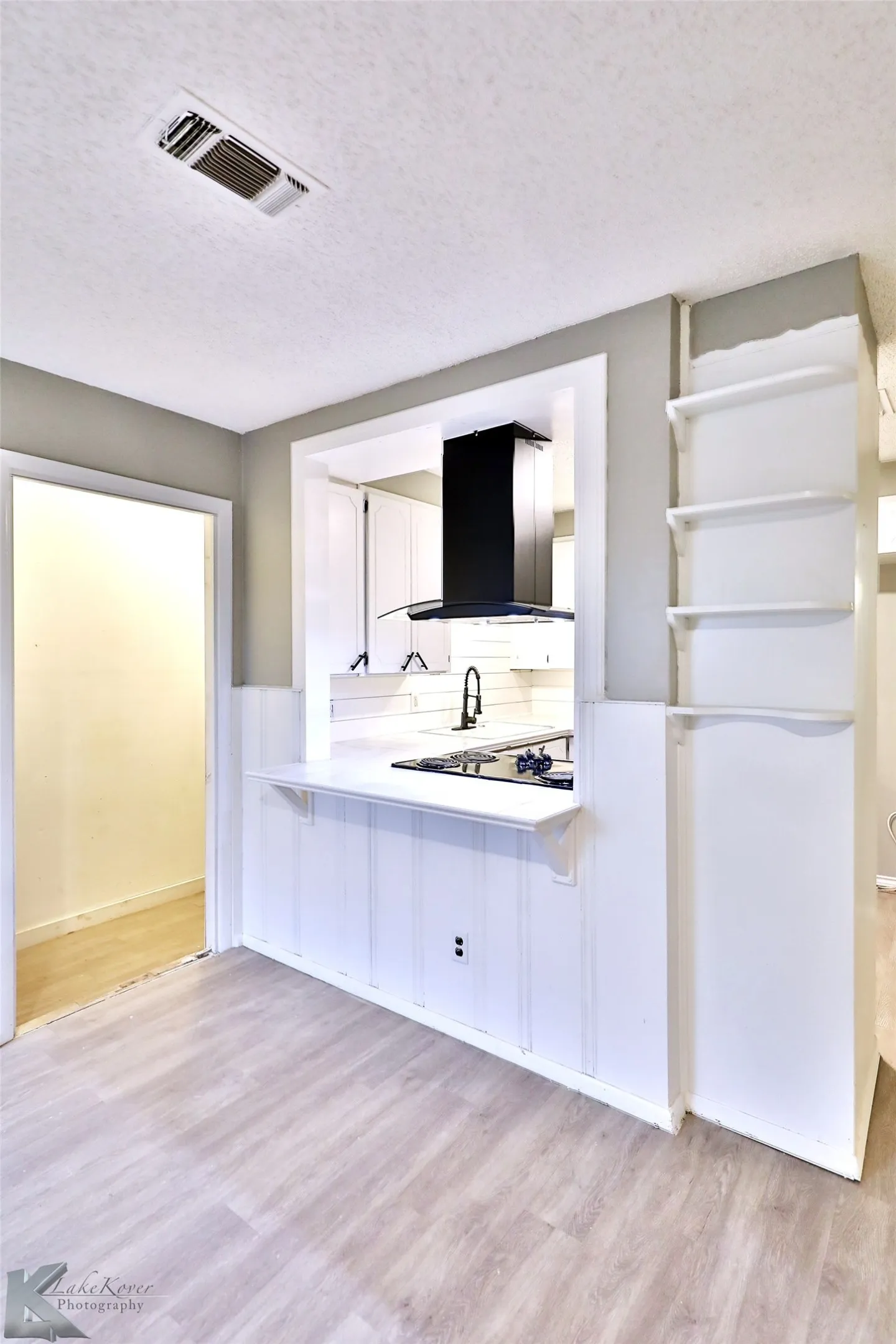 Single Family Residence For Rent in Taylor County , 1413 Westview Drive, Abilene, Texas 79603, 3 Bedroom, 2 Bathroom, Garage spaces, 1,785 Sqft, built in 1955, mls#21376039, Real Estate Agent in Abilene, Homes For Rent in Taylor county, Homes For Rent in Abilene, Realtor in Abilene Texas, Real Estate Brokerage Independent Realty Texas, Luminita Cordes Realtor