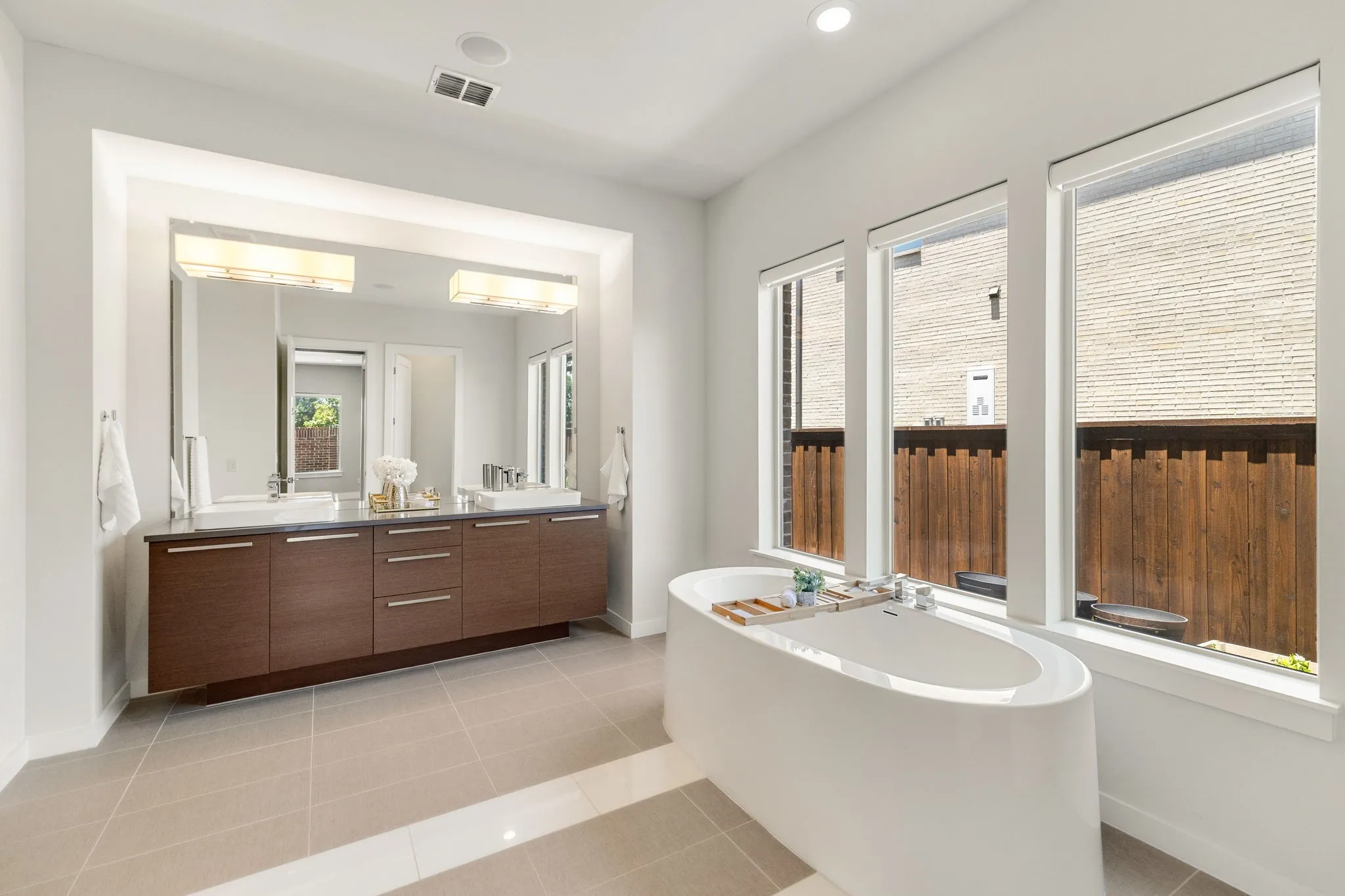 Single Family Residence For Sale in Denton County , 5118 Statesman Lane, Frisco, Texas 75036, 5 Bedroom, 6 Bathroom, 3 Garage spaces, 4,232 Sqft, built in 2016, mls#21373900, Real Estate Agent in Frisco, Homes For Sale in Denton county, Homes For Sale in Frisco, Realtor in Frisco Texas, Real Estate Brokerage Independent Realty Texas, Luminita Cordes Realtor