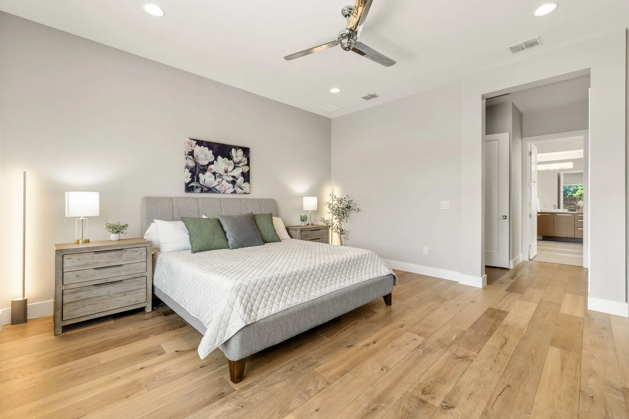 Single Family Residence For Sale in Denton County , 5118 Statesman Lane, Frisco, Texas 75036, 5 Bedroom, 6 Bathroom, 3 Garage spaces, 4,232 Sqft, built in 2016, mls#21373900, Real Estate Agent in Frisco, Homes For Sale in Denton county, Homes For Sale in Frisco, Realtor in Frisco Texas, Real Estate Brokerage Independent Realty Texas, Luminita Cordes Realtor