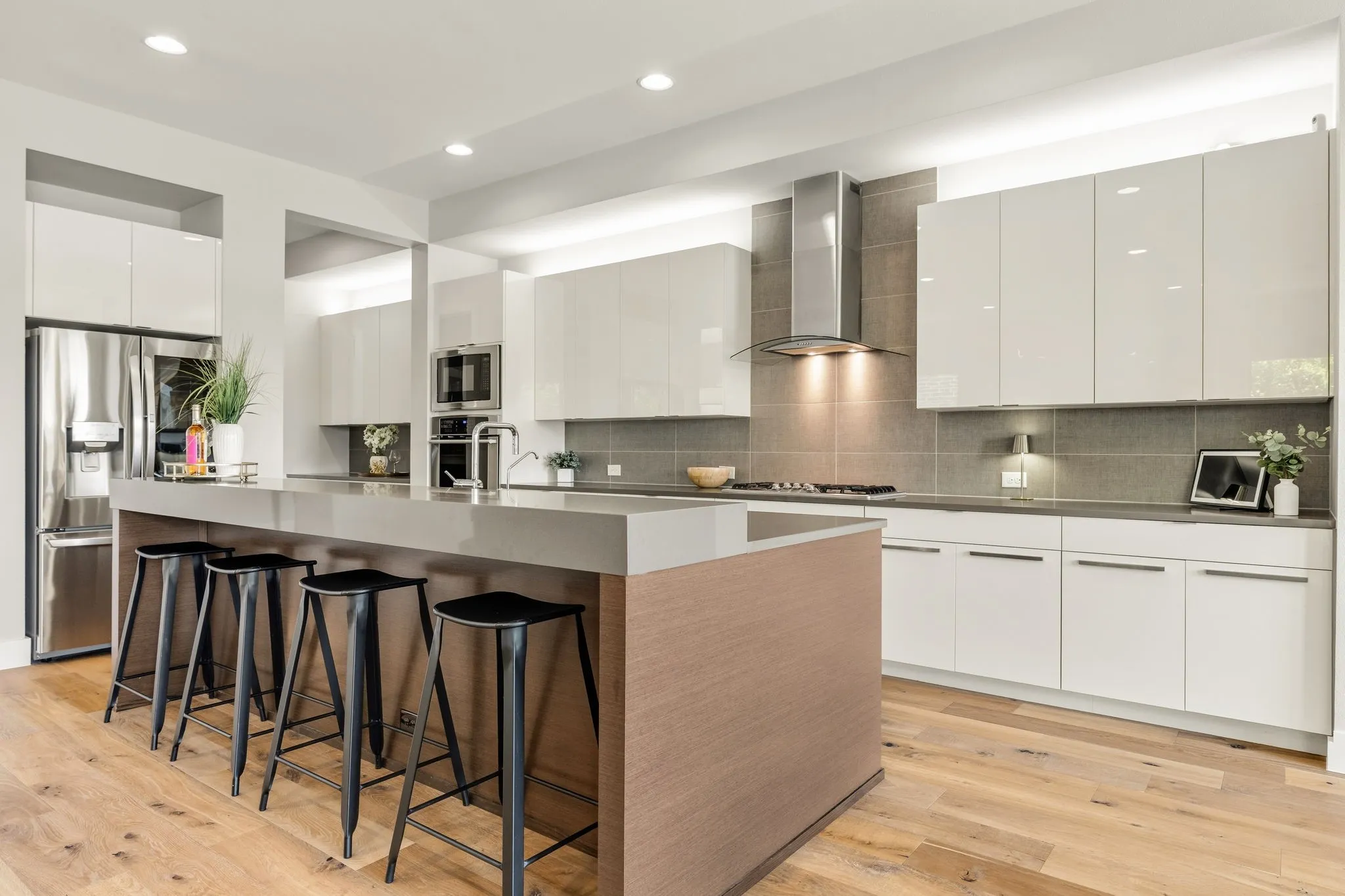 Single Family Residence For Sale in Denton County , 5118 Statesman Lane, Frisco, Texas 75036, 5 Bedroom, 6 Bathroom, 3 Garage spaces, 4,232 Sqft, built in 2016, mls#21373900, Real Estate Agent in Frisco, Homes For Sale in Denton county, Homes For Sale in Frisco, Realtor in Frisco Texas, Real Estate Brokerage Independent Realty Texas, Luminita Cordes Realtor
