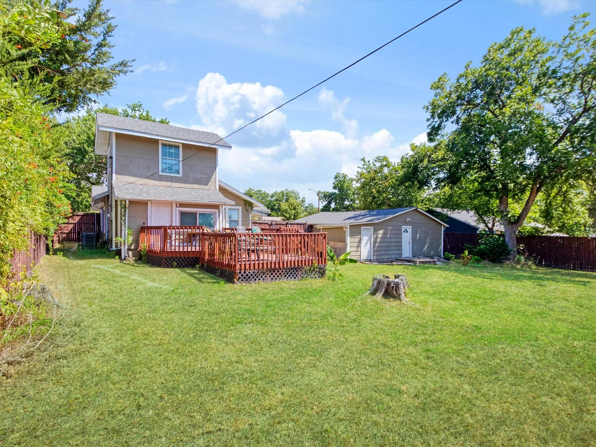 Single Family Residence For Sale in Tarrant County , 3024 Purington Avenue, Fort Worth, Texas 76103, 4 Bedroom, 2 Bathroom, 2 Garage spaces, 1,408 Sqft, built in 1927, mls#21362353, Real Estate Agent in Fort Worth, Homes For Sale in Tarrant county, Homes For Sale in Fort Worth, Realtor in Fort Worth Texas, Real Estate Brokerage Independent Realty Texas, Luminita Cordes Realtor