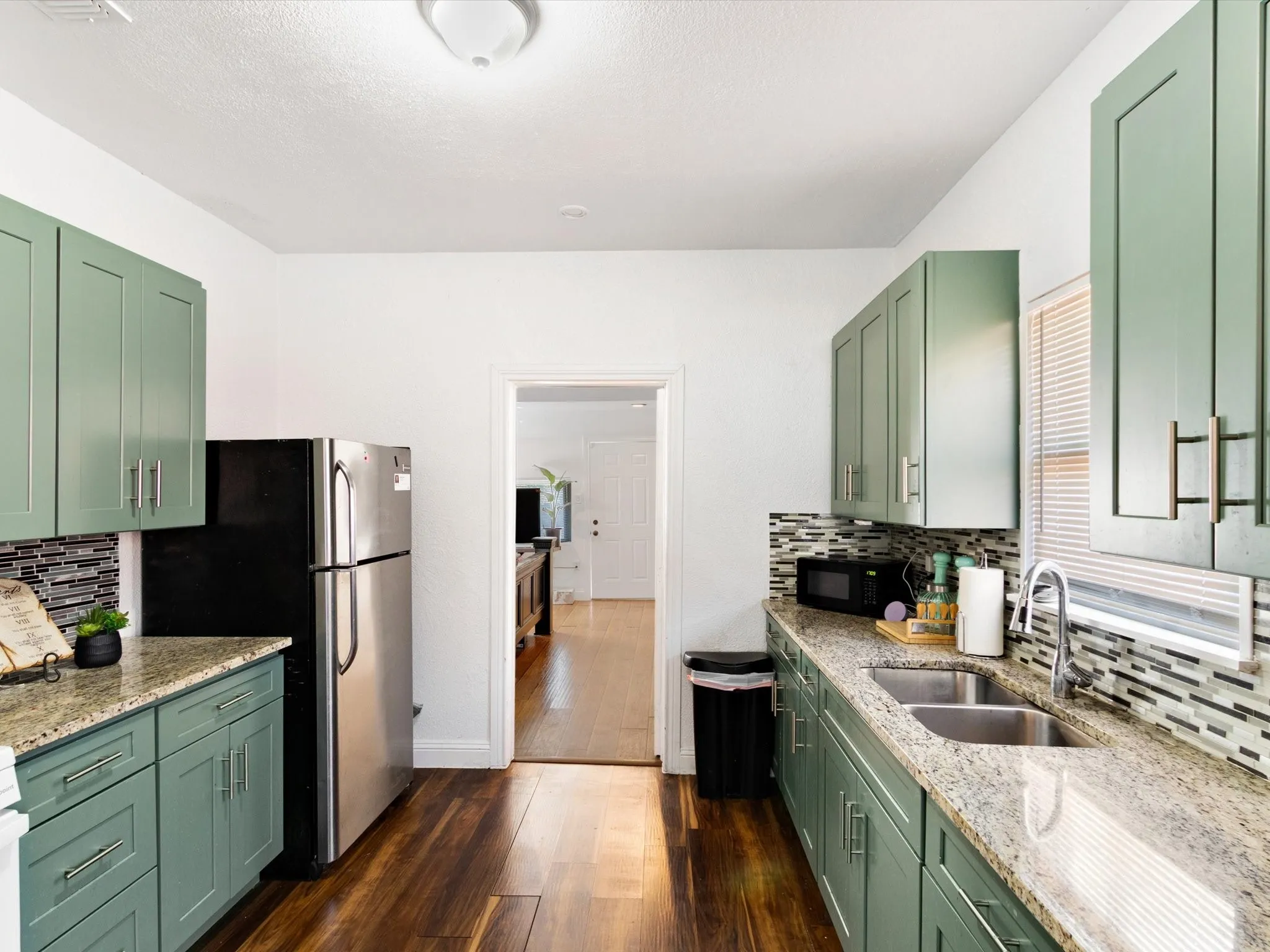 Single Family Residence For Sale in Tarrant County , 3024 Purington Avenue, Fort Worth, Texas 76103, 4 Bedroom, 2 Bathroom, 2 Garage spaces, 1,408 Sqft, built in 1927, mls#21362353, Real Estate Agent in Fort Worth, Homes For Sale in Tarrant county, Homes For Sale in Fort Worth, Realtor in Fort Worth Texas, Real Estate Brokerage Independent Realty Texas, Luminita Cordes Realtor