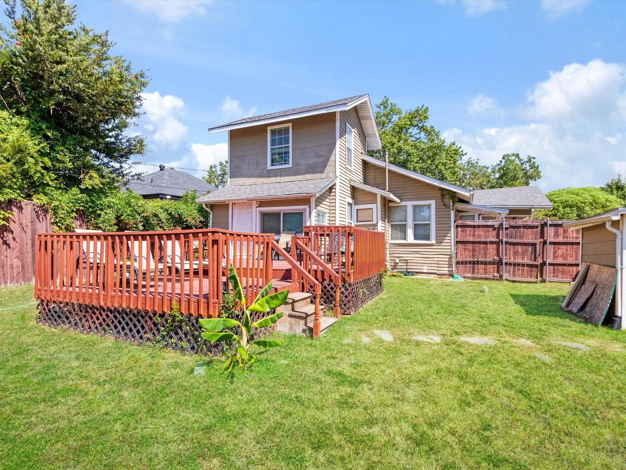 Single Family Residence For Sale in Tarrant County , 3024 Purington Avenue, Fort Worth, Texas 76103, 4 Bedroom, 2 Bathroom, 2 Garage spaces, 1,408 Sqft, built in 1927, mls#21362353, Real Estate Agent in Fort Worth, Homes For Sale in Tarrant county, Homes For Sale in Fort Worth, Realtor in Fort Worth Texas, Real Estate Brokerage Independent Realty Texas, Luminita Cordes Realtor