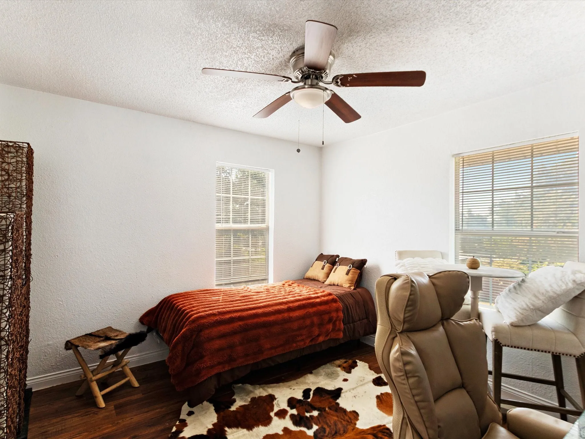 Single Family Residence For Sale in Tarrant County , 3024 Purington Avenue, Fort Worth, Texas 76103, 4 Bedroom, 2 Bathroom, 2 Garage spaces, 1,408 Sqft, built in 1927, mls#21362353, Real Estate Agent in Fort Worth, Homes For Sale in Tarrant county, Homes For Sale in Fort Worth, Realtor in Fort Worth Texas, Real Estate Brokerage Independent Realty Texas, Luminita Cordes Realtor