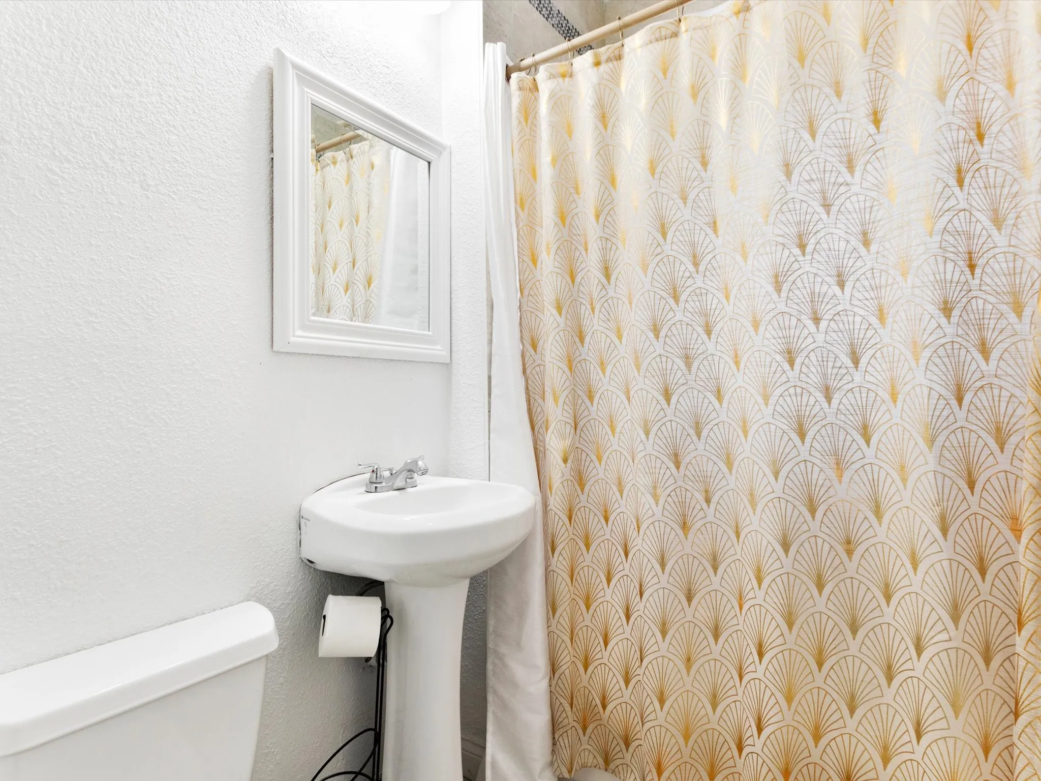 Single Family Residence For Sale in Tarrant County , 3024 Purington Avenue, Fort Worth, Texas 76103, 4 Bedroom, 2 Bathroom, 2 Garage spaces, 1,408 Sqft, built in 1927, mls#21362353, Real Estate Agent in Fort Worth, Homes For Sale in Tarrant county, Homes For Sale in Fort Worth, Realtor in Fort Worth Texas, Real Estate Brokerage Independent Realty Texas, Luminita Cordes Realtor