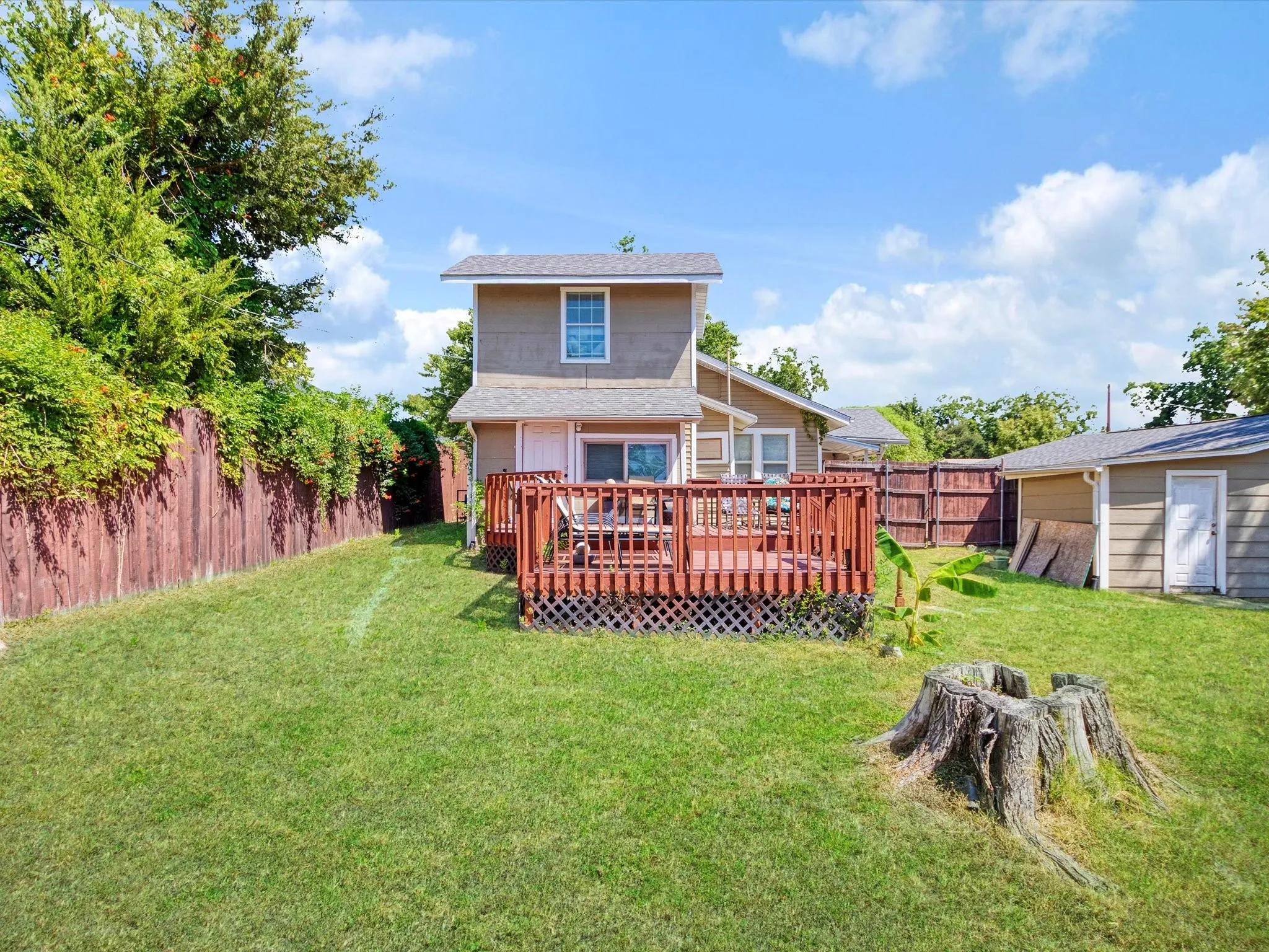Single Family Residence For Sale in Tarrant County , 3024 Purington Avenue, Fort Worth, Texas 76103, 4 Bedroom, 2 Bathroom, 2 Garage spaces, 1,408 Sqft, built in 1927, mls#21362353, Real Estate Agent in Fort Worth, Homes For Sale in Tarrant county, Homes For Sale in Fort Worth, Realtor in Fort Worth Texas, Real Estate Brokerage Independent Realty Texas, Luminita Cordes Realtor