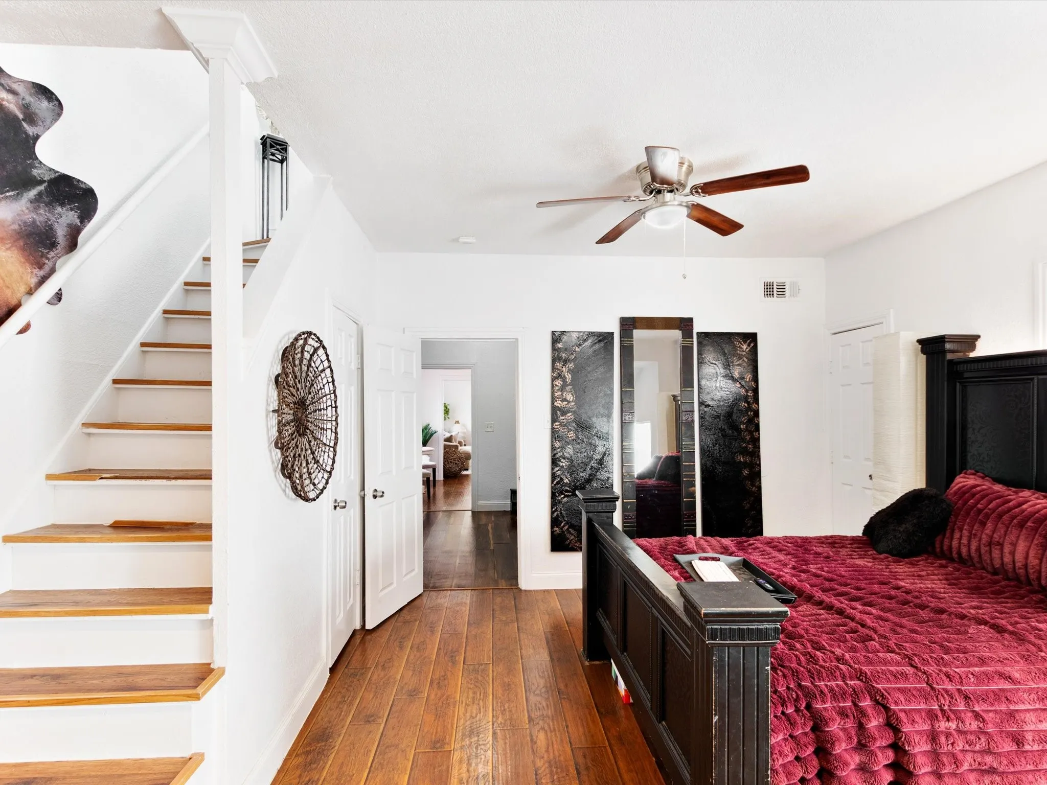 Single Family Residence For Sale in Tarrant County , 3024 Purington Avenue, Fort Worth, Texas 76103, 4 Bedroom, 2 Bathroom, 2 Garage spaces, 1,408 Sqft, built in 1927, mls#21362353, Real Estate Agent in Fort Worth, Homes For Sale in Tarrant county, Homes For Sale in Fort Worth, Realtor in Fort Worth Texas, Real Estate Brokerage Independent Realty Texas, Luminita Cordes Realtor