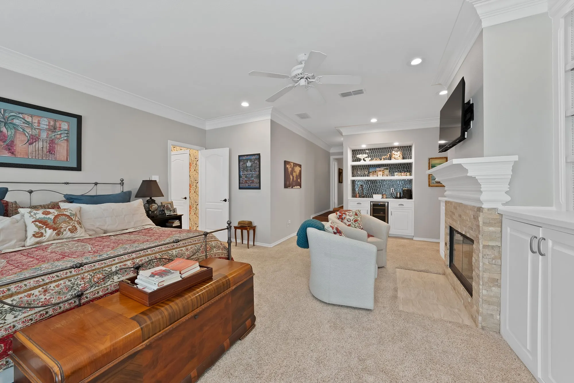 Single Family Residence For Sale in Tarrant County , 3008 Cambridge Drive, Arlington, Texas 76013, 4 Bedroom, 3 Bathroom, 2 Garage spaces, 2,833 Sqft, built in 1966, mls#21374995, Real Estate Agent in Arlington, Homes For Sale in Tarrant county, Homes For Sale in Arlington, Realtor in Arlington Texas, Real Estate Brokerage Independent Realty Texas, Luminita Cordes Realtor