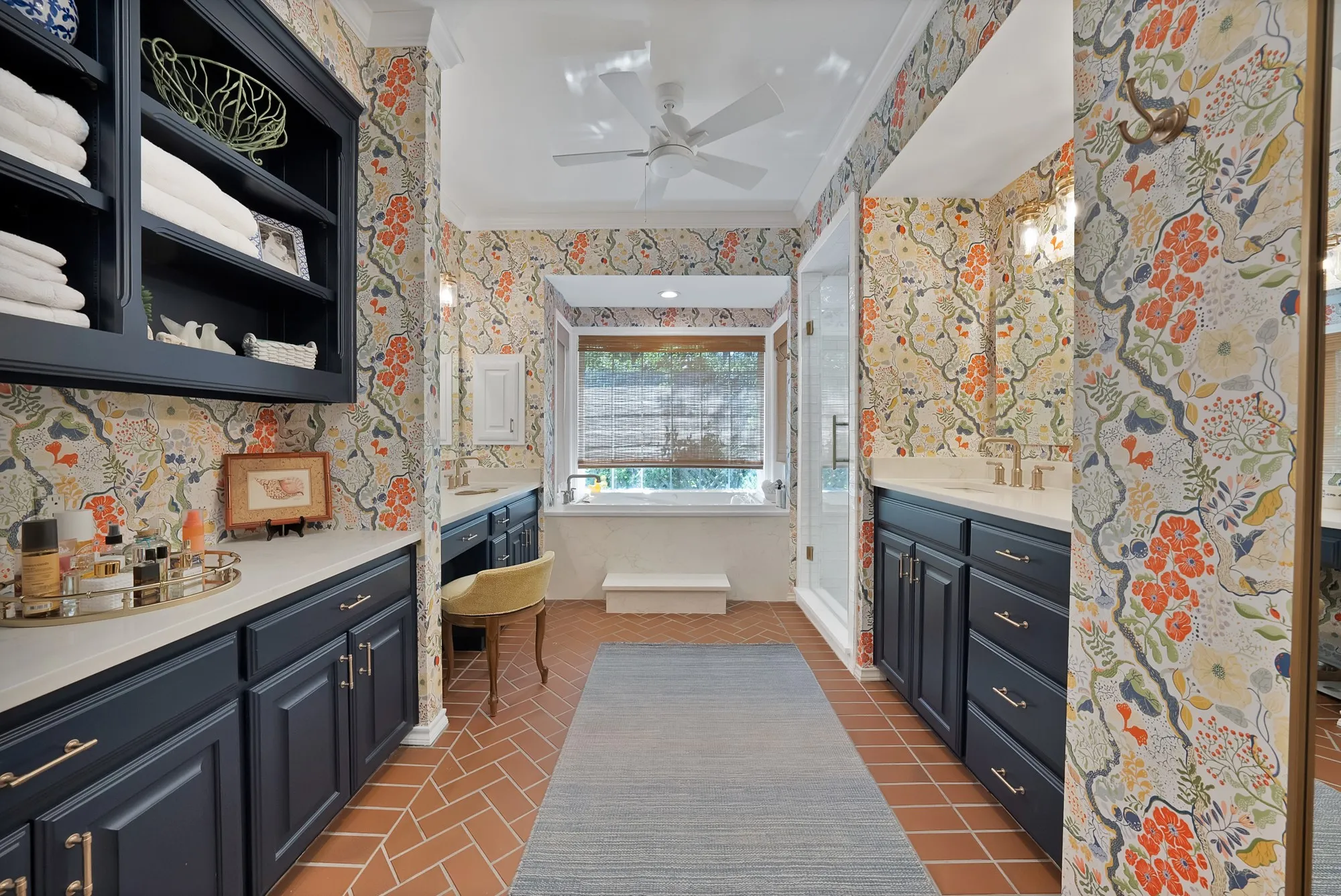 Single Family Residence For Sale in Tarrant County , 3008 Cambridge Drive, Arlington, Texas 76013, 4 Bedroom, 3 Bathroom, 2 Garage spaces, 2,833 Sqft, built in 1966, mls#21374995, Real Estate Agent in Arlington, Homes For Sale in Tarrant county, Homes For Sale in Arlington, Realtor in Arlington Texas, Real Estate Brokerage Independent Realty Texas, Luminita Cordes Realtor