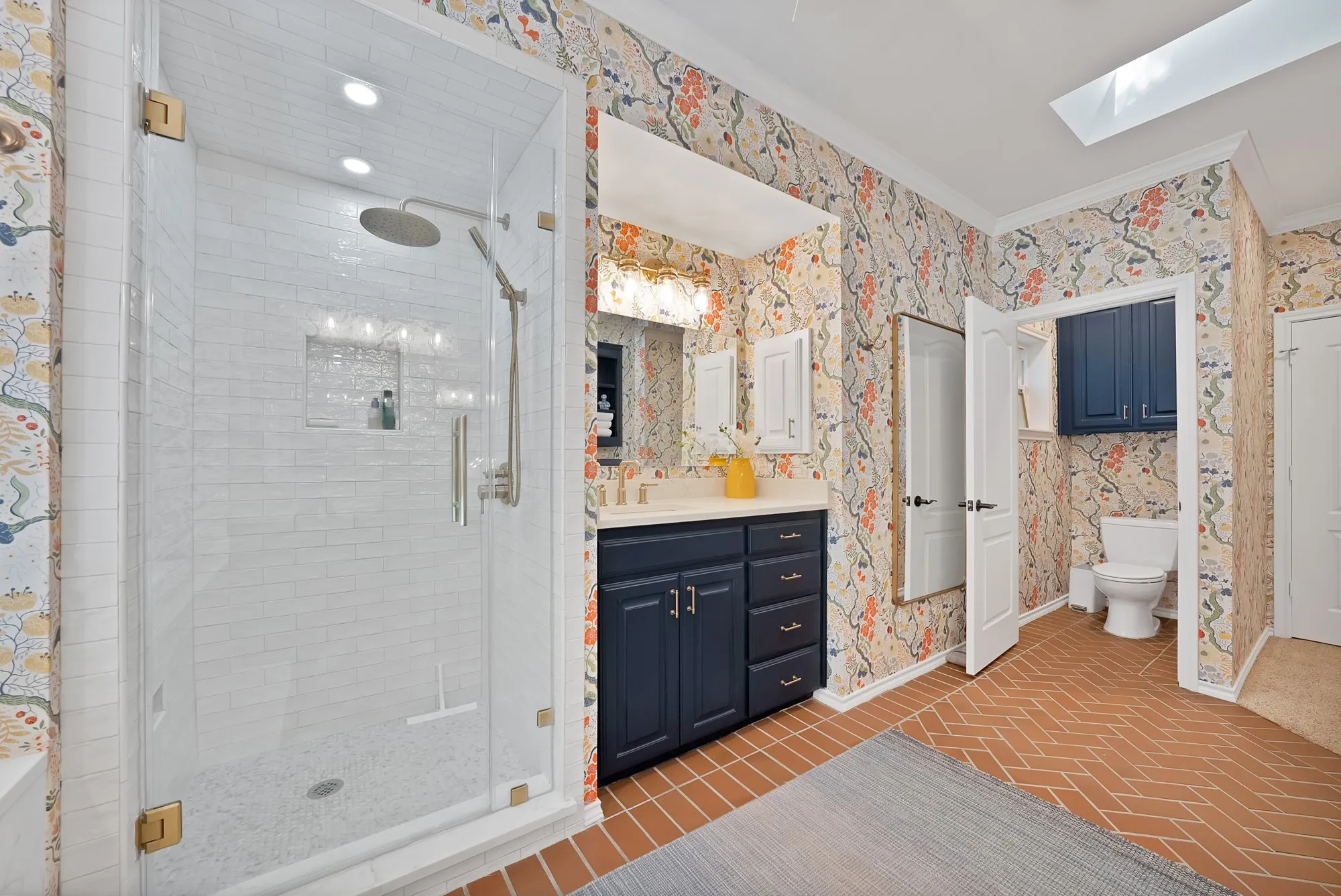 Single Family Residence For Sale in Tarrant County , 3008 Cambridge Drive, Arlington, Texas 76013, 4 Bedroom, 3 Bathroom, 2 Garage spaces, 2,833 Sqft, built in 1966, mls#21374995, Real Estate Agent in Arlington, Homes For Sale in Tarrant county, Homes For Sale in Arlington, Realtor in Arlington Texas, Real Estate Brokerage Independent Realty Texas, Luminita Cordes Realtor
