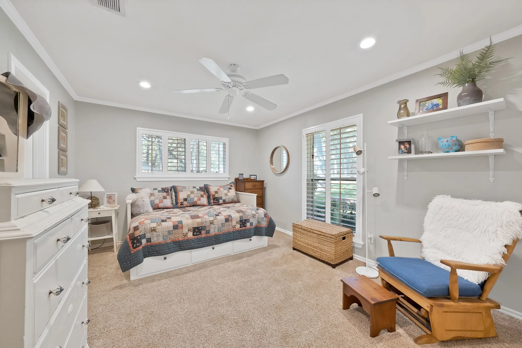 Single Family Residence For Sale in Tarrant County , 3008 Cambridge Drive, Arlington, Texas 76013, 4 Bedroom, 3 Bathroom, 2 Garage spaces, 2,833 Sqft, built in 1966, mls#21374995, Real Estate Agent in Arlington, Homes For Sale in Tarrant county, Homes For Sale in Arlington, Realtor in Arlington Texas, Real Estate Brokerage Independent Realty Texas, Luminita Cordes Realtor