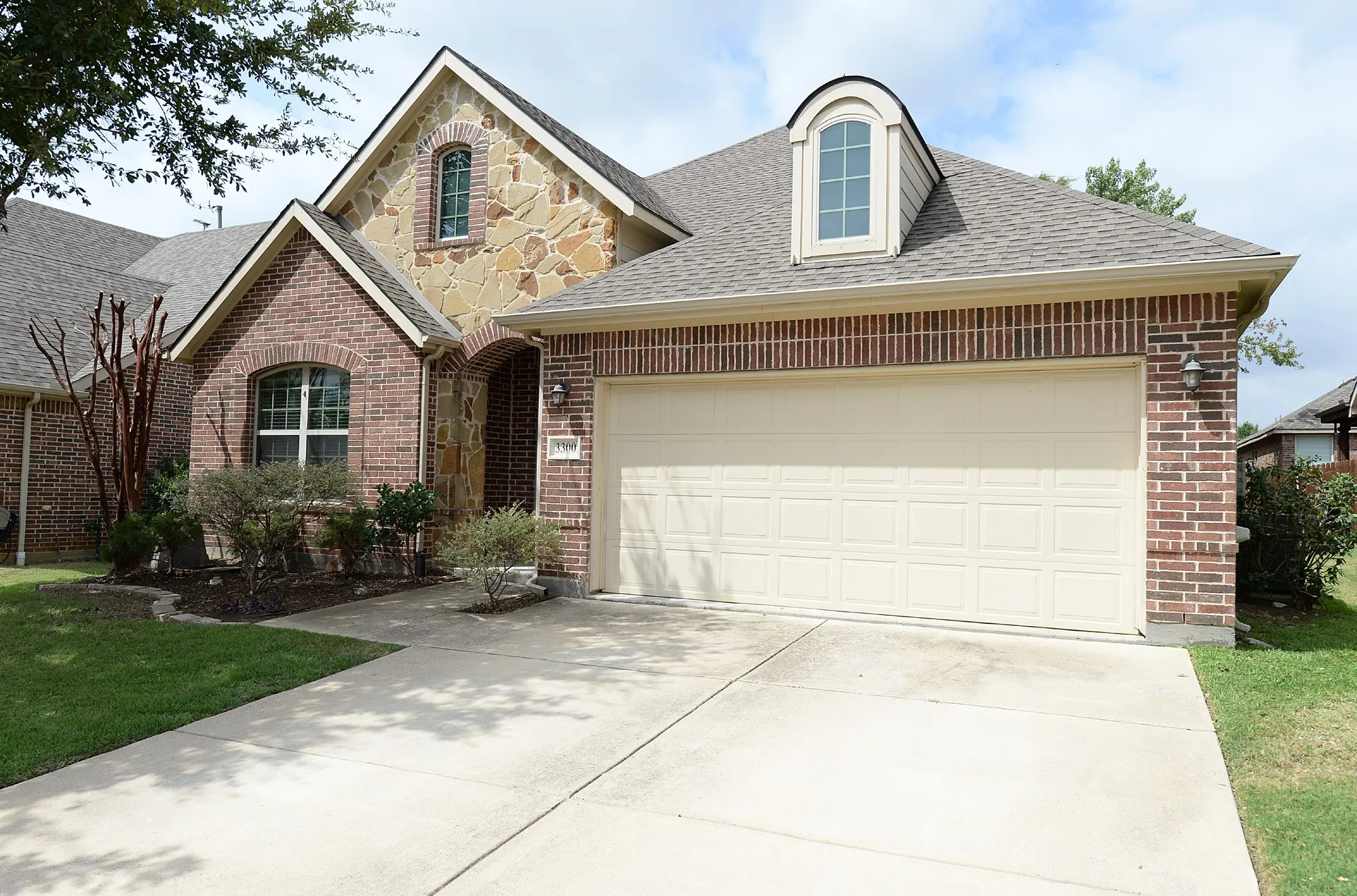 Single Family Residence For Rent in Denton County , 3300 Glen Crest Lane, Denton, Texas 76208, 4 Bedroom, 2 Bathroom, 2 Garage spaces, 2,045 Sqft, built in 2013, mls#21376042, Real Estate Agent in Denton, Homes For Rent in Denton county, Homes For Rent in Denton, Realtor in Denton Texas, Real Estate Brokerage Independent Realty Texas, Luminita Cordes Realtor