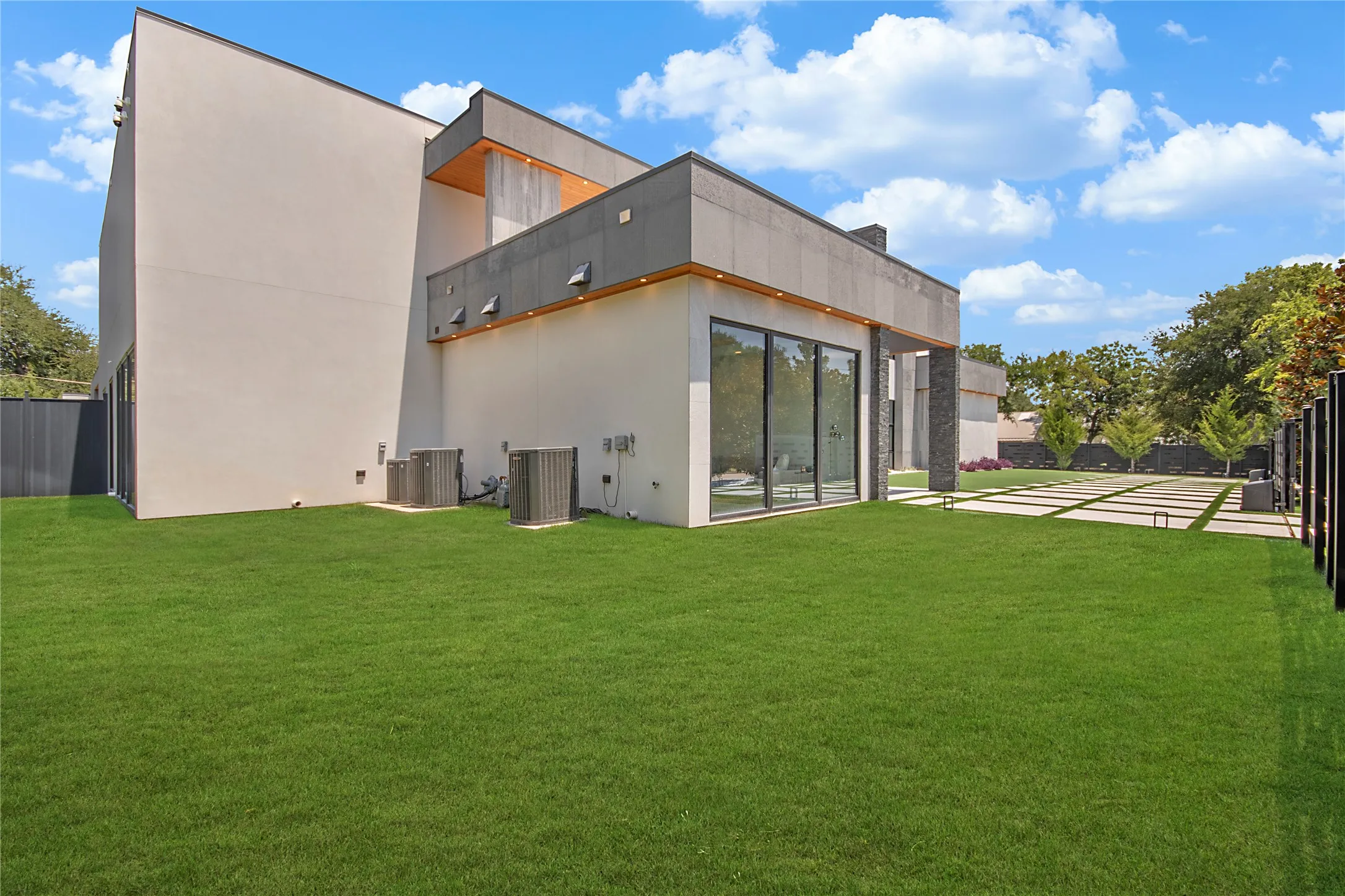Single Family Residence For Sale in Dallas County , 4625 Walnut Hill Lane, Dallas, Texas 75229, 5 Bedroom, 8 Bathroom, 5 Garage spaces, 11,858 Sqft, built in 2024, mls#21375346, Real Estate Agent in Dallas, Homes For Sale in Dallas county, Homes For Sale in Dallas, Realtor in Dallas Texas, Real Estate Brokerage Independent Realty Texas, Luminita Cordes Realtor
