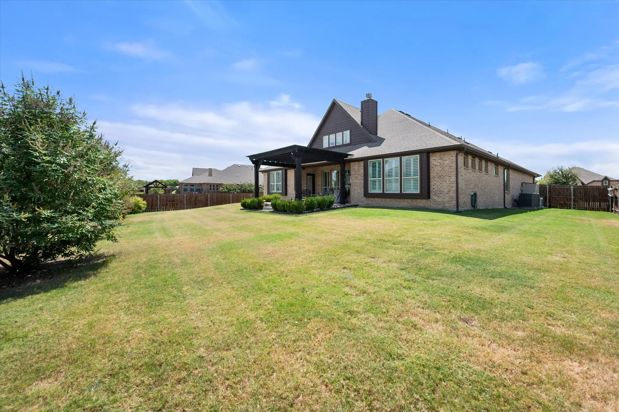 Single Family Residence For Sale in Ellis County , 2442 Turning Leaf Lane, Midlothian, Texas 76065, 4 Bedroom, 3 Bathroom, 3 Garage spaces, 2,770 Sqft, built in 2020, mls#21374097, Real Estate Agent in Midlothian, Homes For Sale in Ellis county, Homes For Sale in Midlothian, Realtor in Midlothian Texas, Real Estate Brokerage Independent Realty Texas, Luminita Cordes Realtor