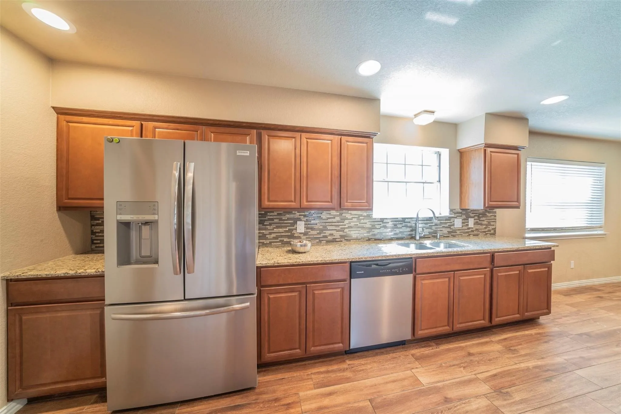 Single Family Residence For Sale in Tarrant County , 1804 Lincolnshire Drive, Bedford, Texas 76021, 3 Bedroom, 2 Bathroom, 2 Garage spaces, 2,546 Sqft, built in 1972, mls#21376018, Real Estate Agent in Bedford, Homes For Sale in Tarrant county, Homes For Sale in Bedford, Realtor in Bedford Texas, Real Estate Brokerage Independent Realty Texas, Luminita Cordes Realtor