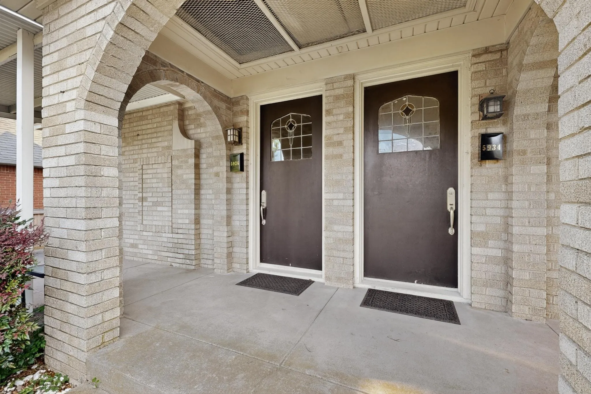 Duplex For Rent in Dallas County , 5934 Velasco Avenue, Dallas, Texas 75206, 1 Bedroom, 1 Bathroom, Garage spaces, 932 Sqft, built in 1926, mls#21351309, Real Estate Agent in Dallas, Homes For Rent in Dallas county, Homes For Rent in Dallas, Realtor in Dallas Texas, Real Estate Brokerage Independent Realty Texas, Luminita Cordes Realtor