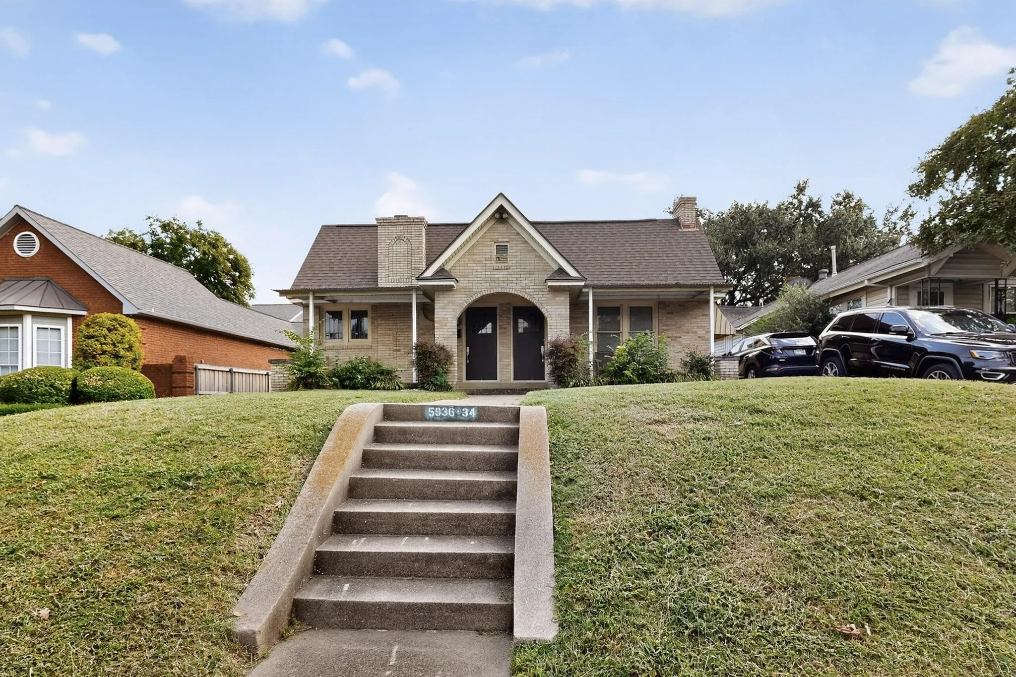 Duplex For Rent in Dallas County , 5934 Velasco Avenue, Dallas, Texas 75206, 1 Bedroom, 1 Bathroom, Garage spaces, 932 Sqft, built in 1926, mls#21351309, Real Estate Agent in Dallas, Homes For Rent in Dallas county, Homes For Rent in Dallas, Realtor in Dallas Texas, Real Estate Brokerage Independent Realty Texas, Luminita Cordes Realtor