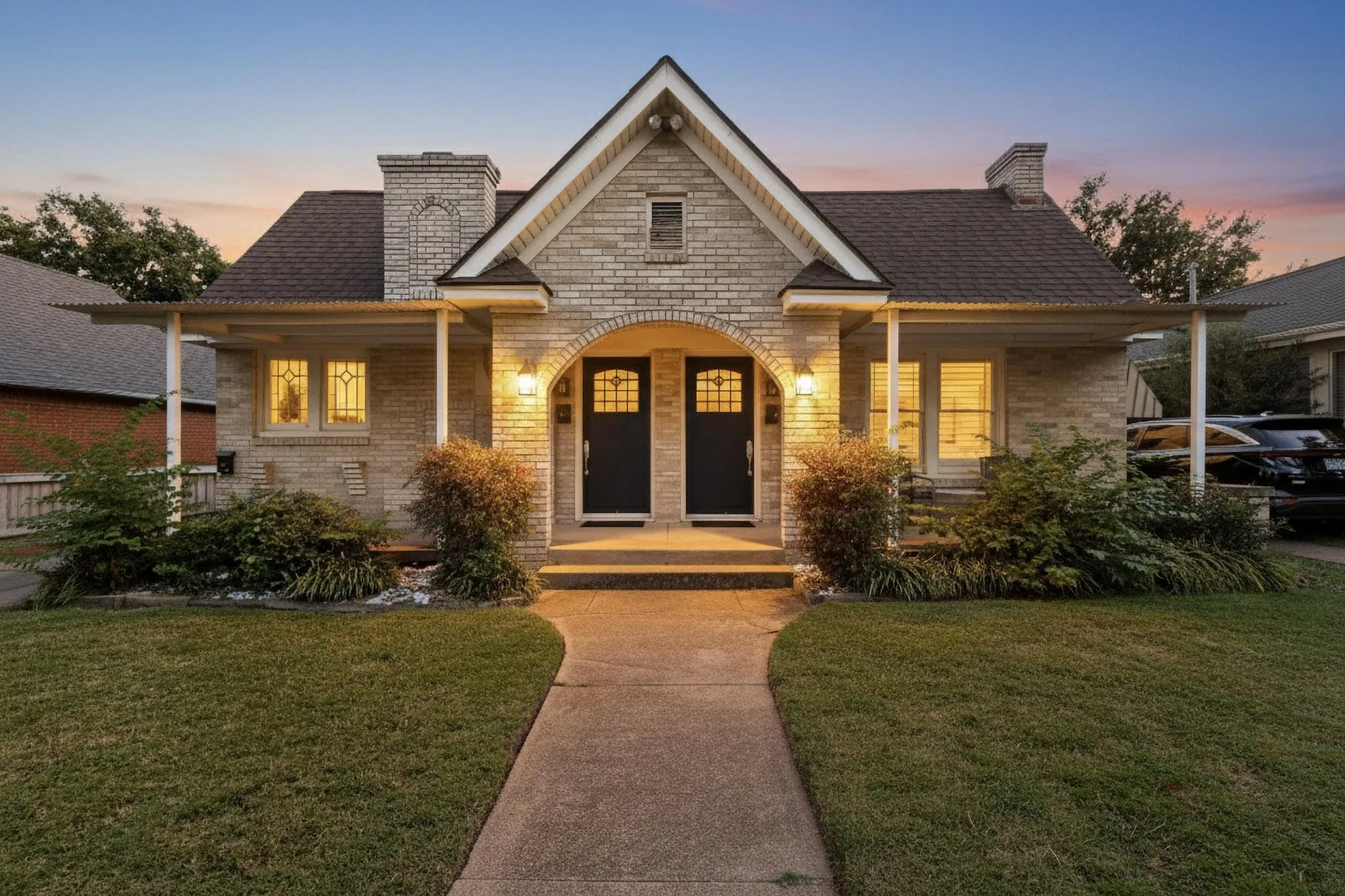 Duplex For Rent in Dallas County , 5934 Velasco Avenue, Dallas, Texas 75206, 1 Bedroom, 1 Bathroom, Garage spaces, 932 Sqft, built in 1926, mls#21351309, Real Estate Agent in Dallas, Homes For Rent in Dallas county, Homes For Rent in Dallas, Realtor in Dallas Texas, Real Estate Brokerage Independent Realty Texas, Luminita Cordes Realtor
