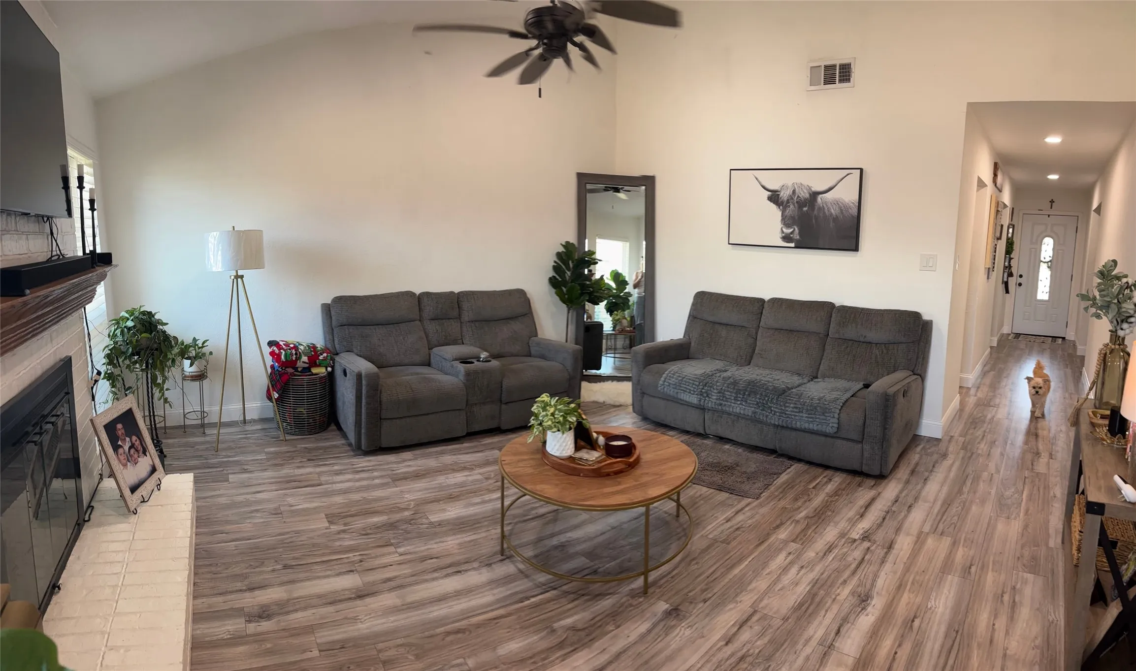 Single Family Residence For Sale in Dallas County , 2803 Eagle Pass, Mesquite, Texas 75150, 3 Bedroom, 2 Bathroom, Garage spaces, 2,012 Sqft, built in 1984, mls#21375493, Real Estate Agent in Mesquite, Homes For Sale in Dallas county, Homes For Sale in Mesquite, Realtor in Mesquite Texas, Real Estate Brokerage Independent Realty Texas, Luminita Cordes Realtor