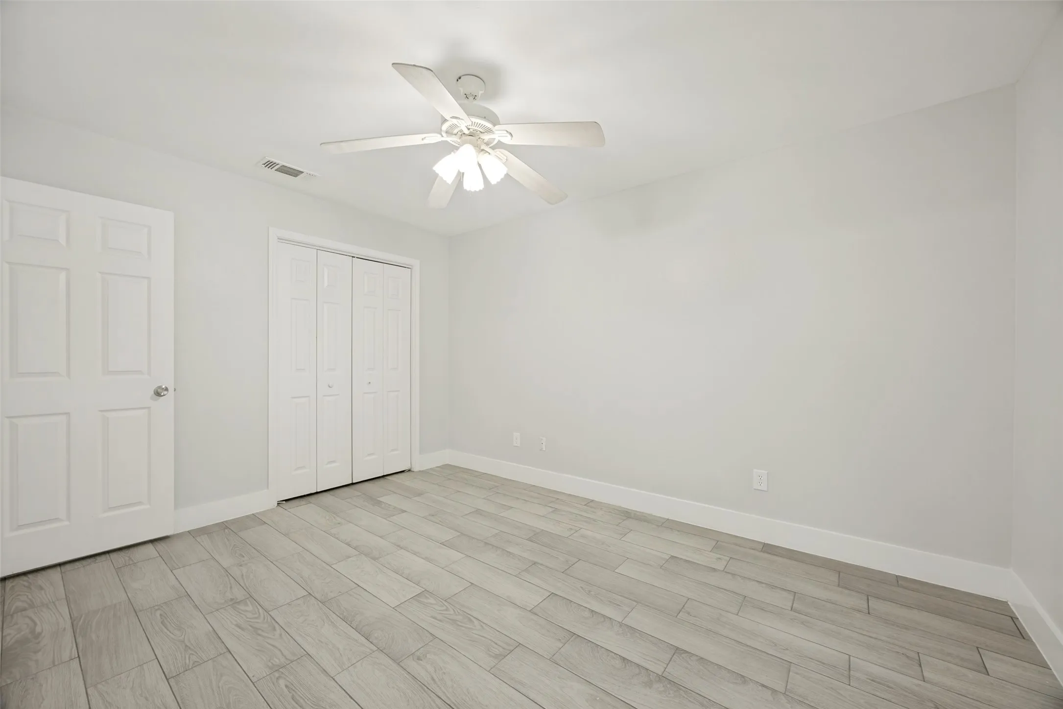 Single Family Residence For Sale in Hunt County , 1009 Enlow Circle, Commerce, Texas 75428, 3 Bedroom, 2 Bathroom, 1 Garage spaces, 1,285 Sqft, built in 1999, mls#21376050, Real Estate Agent in Commerce, Homes For Sale in Hunt county, Homes For Sale in Commerce, Realtor in Commerce Texas, Real Estate Brokerage Independent Realty Texas, Luminita Cordes Realtor