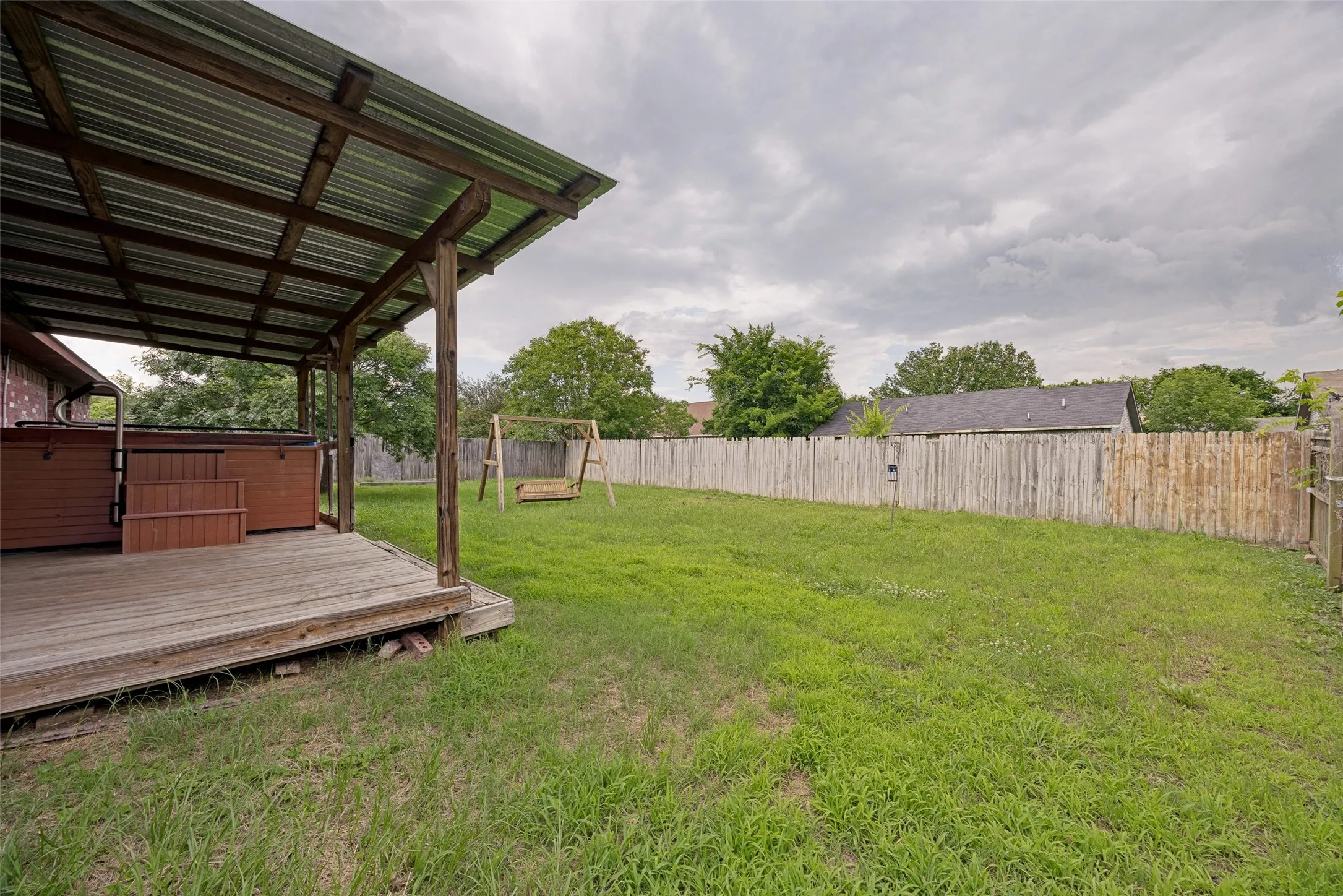 Single Family Residence For Sale in Hunt County , 1009 Enlow Circle, Commerce, Texas 75428, 3 Bedroom, 2 Bathroom, 1 Garage spaces, 1,285 Sqft, built in 1999, mls#21376050, Real Estate Agent in Commerce, Homes For Sale in Hunt county, Homes For Sale in Commerce, Realtor in Commerce Texas, Real Estate Brokerage Independent Realty Texas, Luminita Cordes Realtor